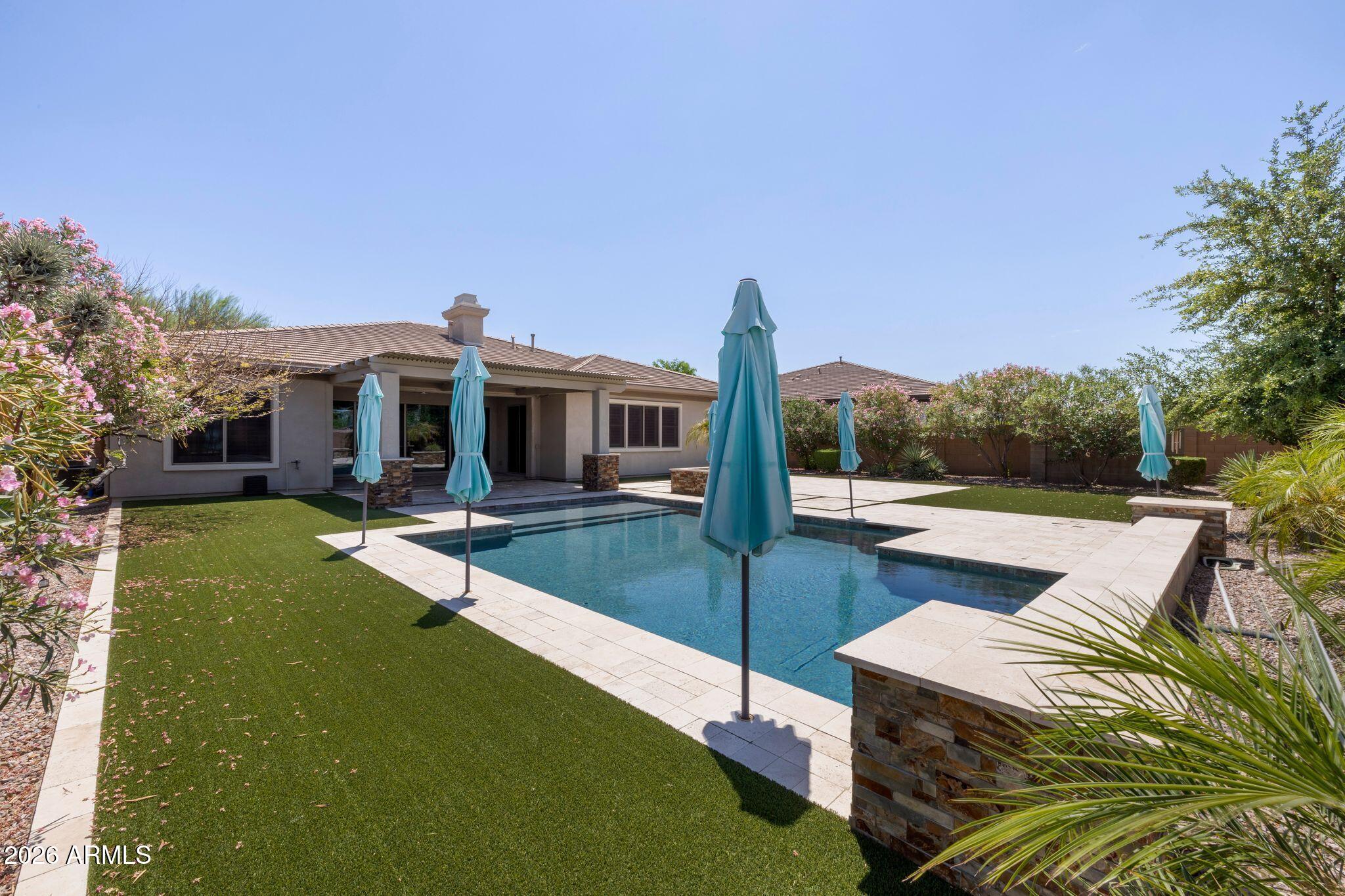 5519 E WINDSTONE Trail