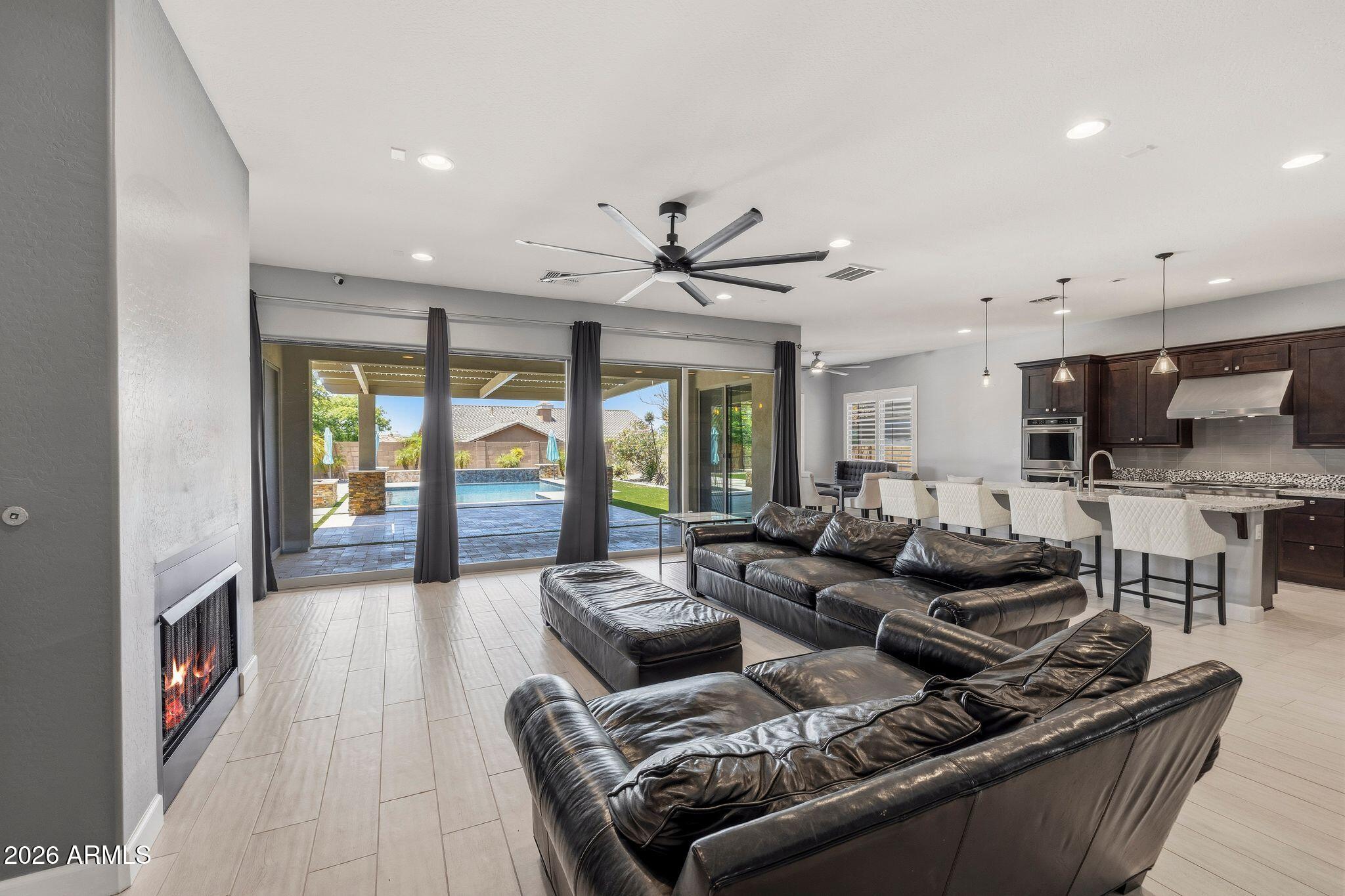 5519 E WINDSTONE Trail