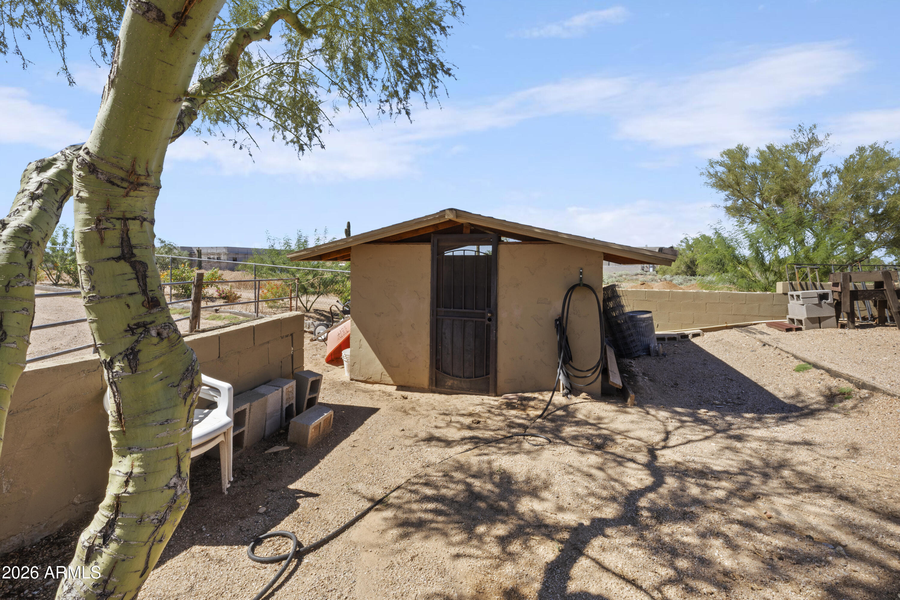 7101 E MARK Lane