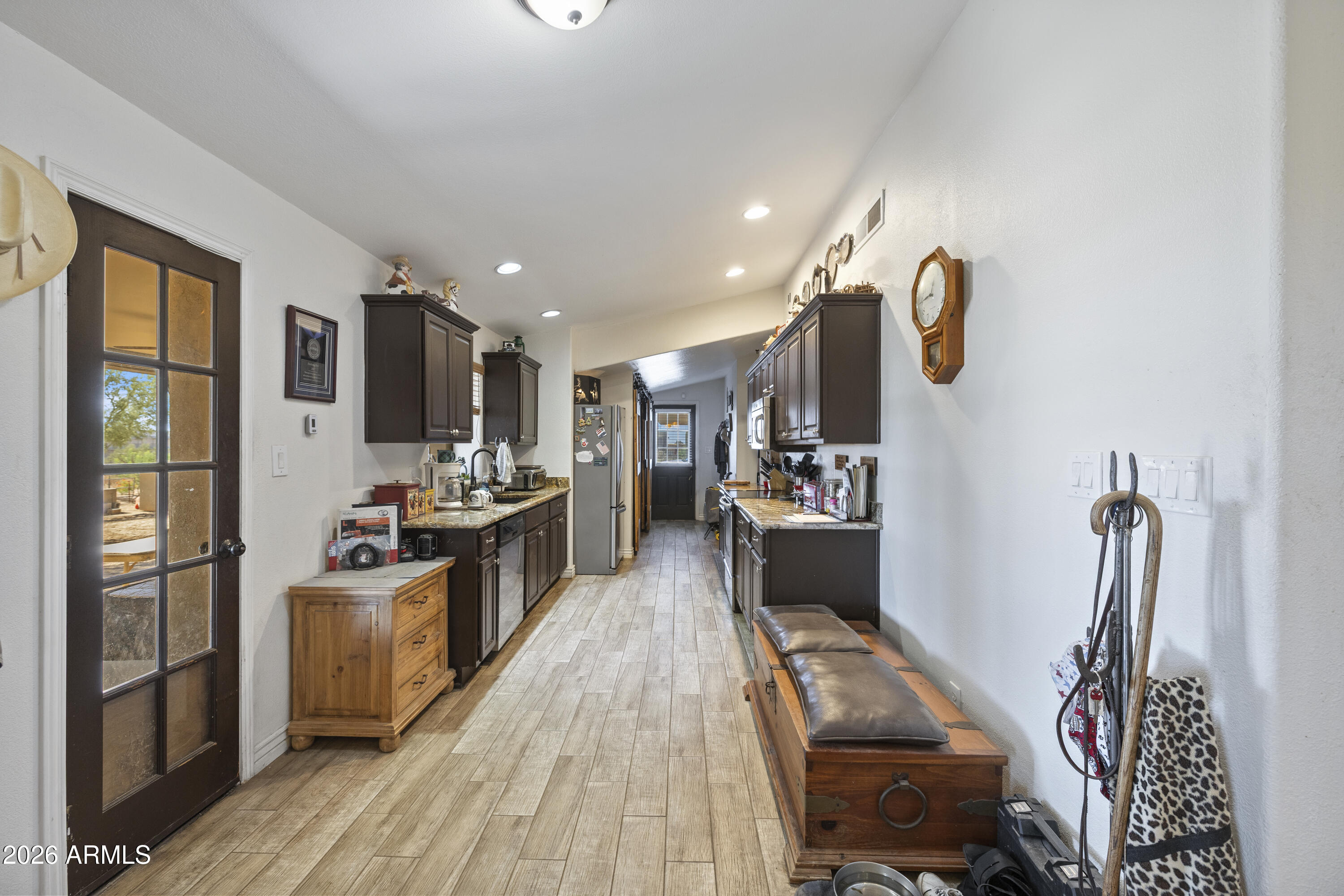 7101 E MARK Lane