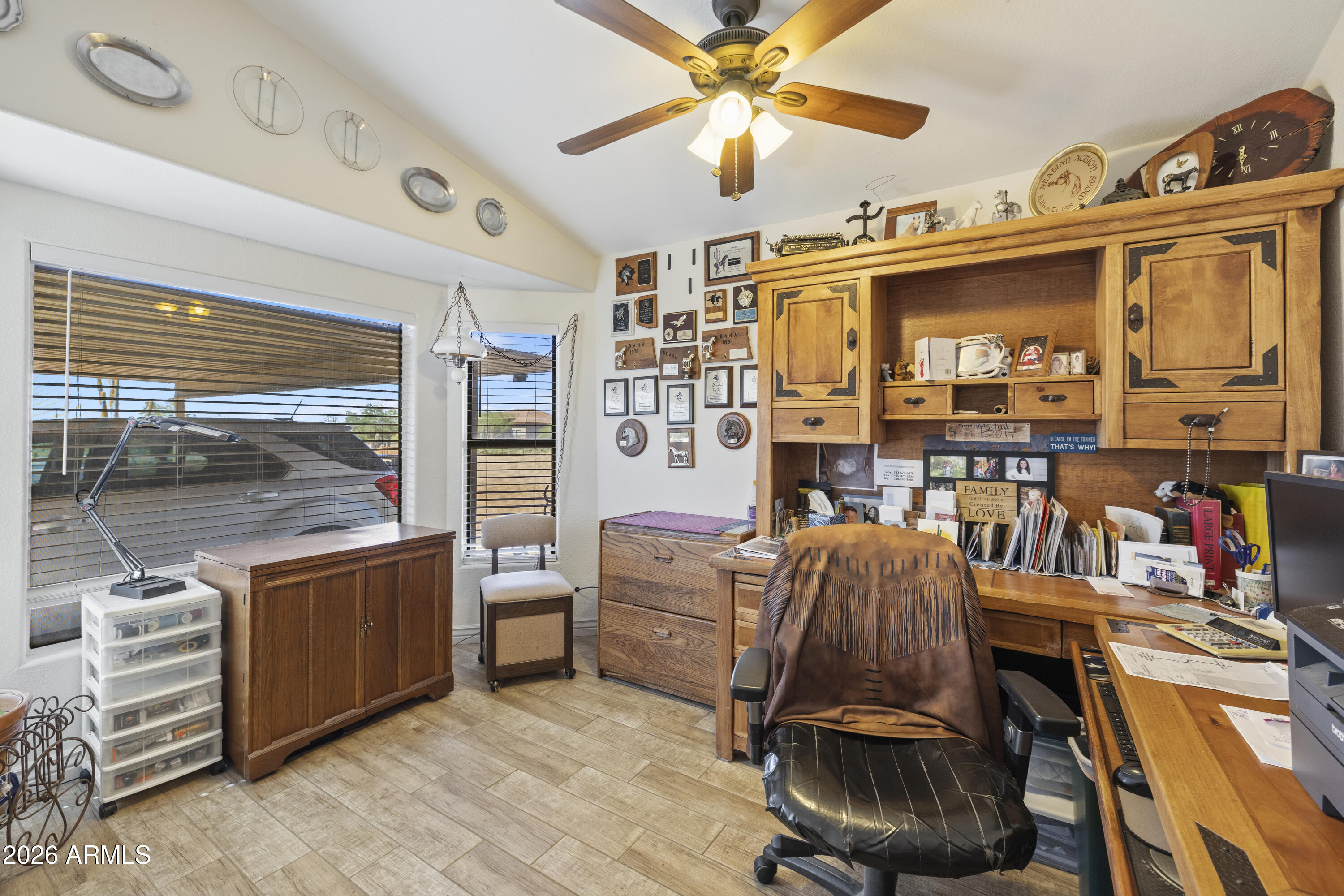 7101 E MARK Lane