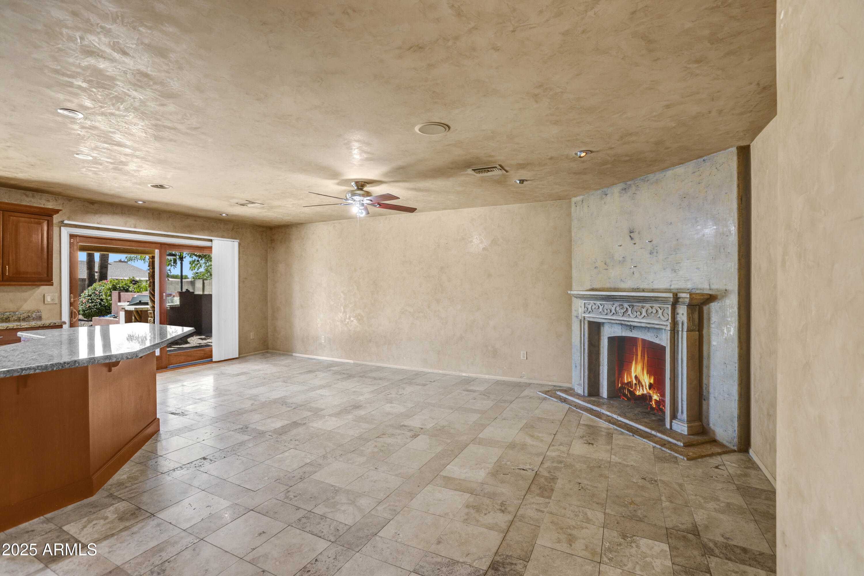 5909 E MARILYN Road