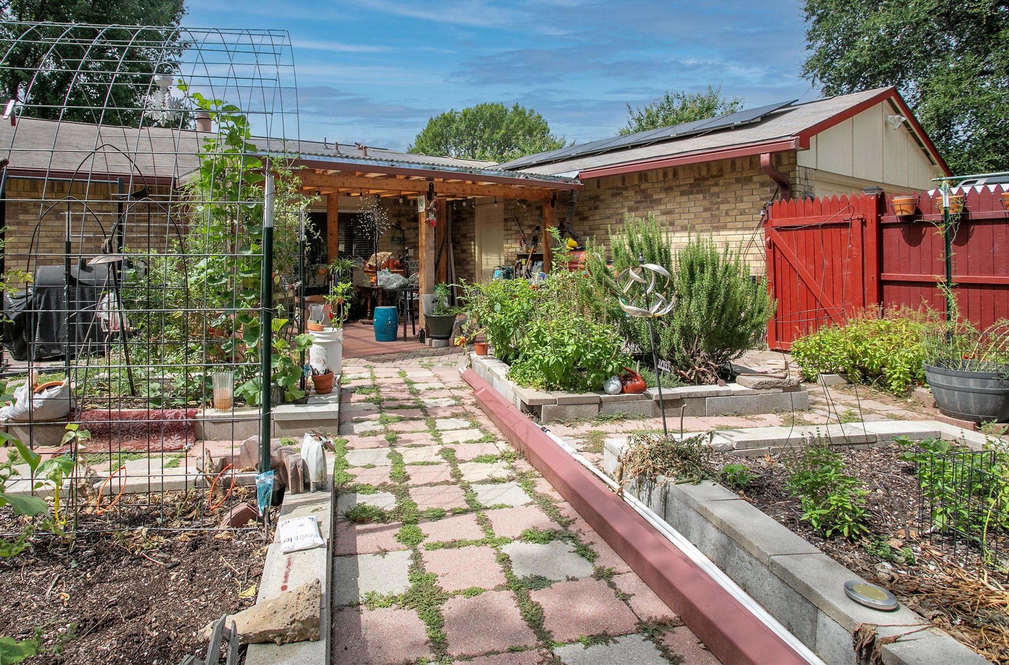 7301 Cave Drive