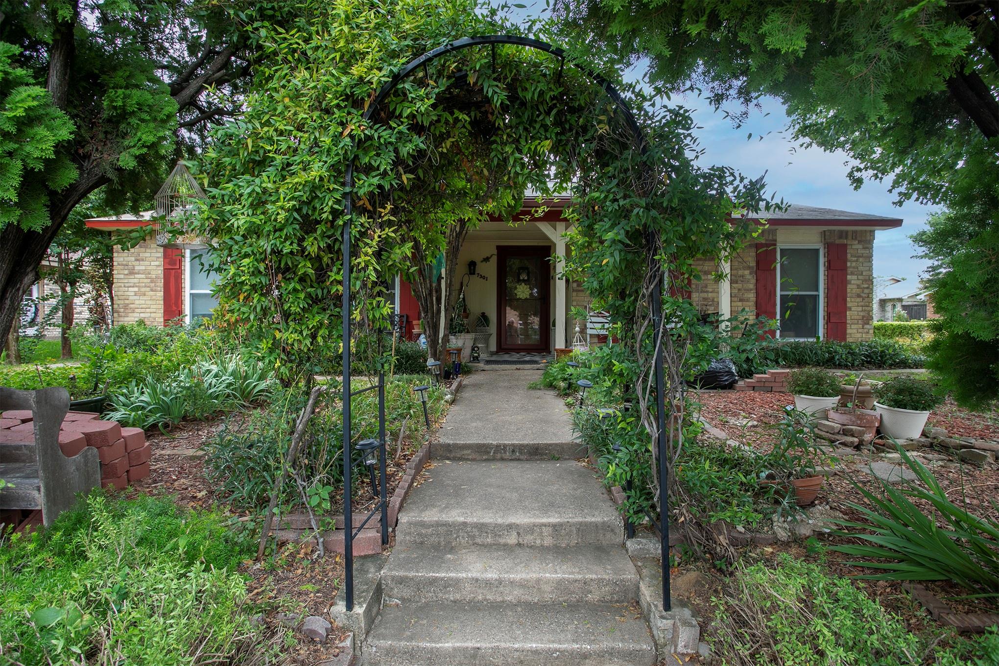 7301 Cave Drive