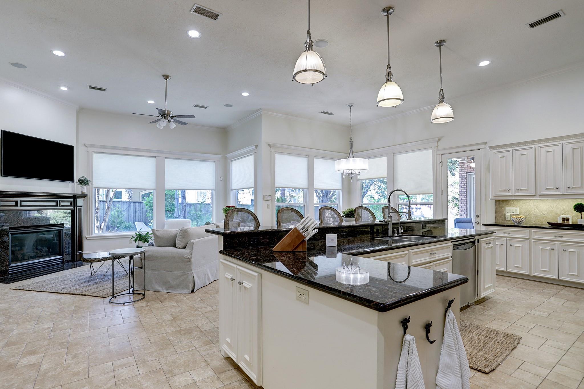 127 E Bracebridge Circle