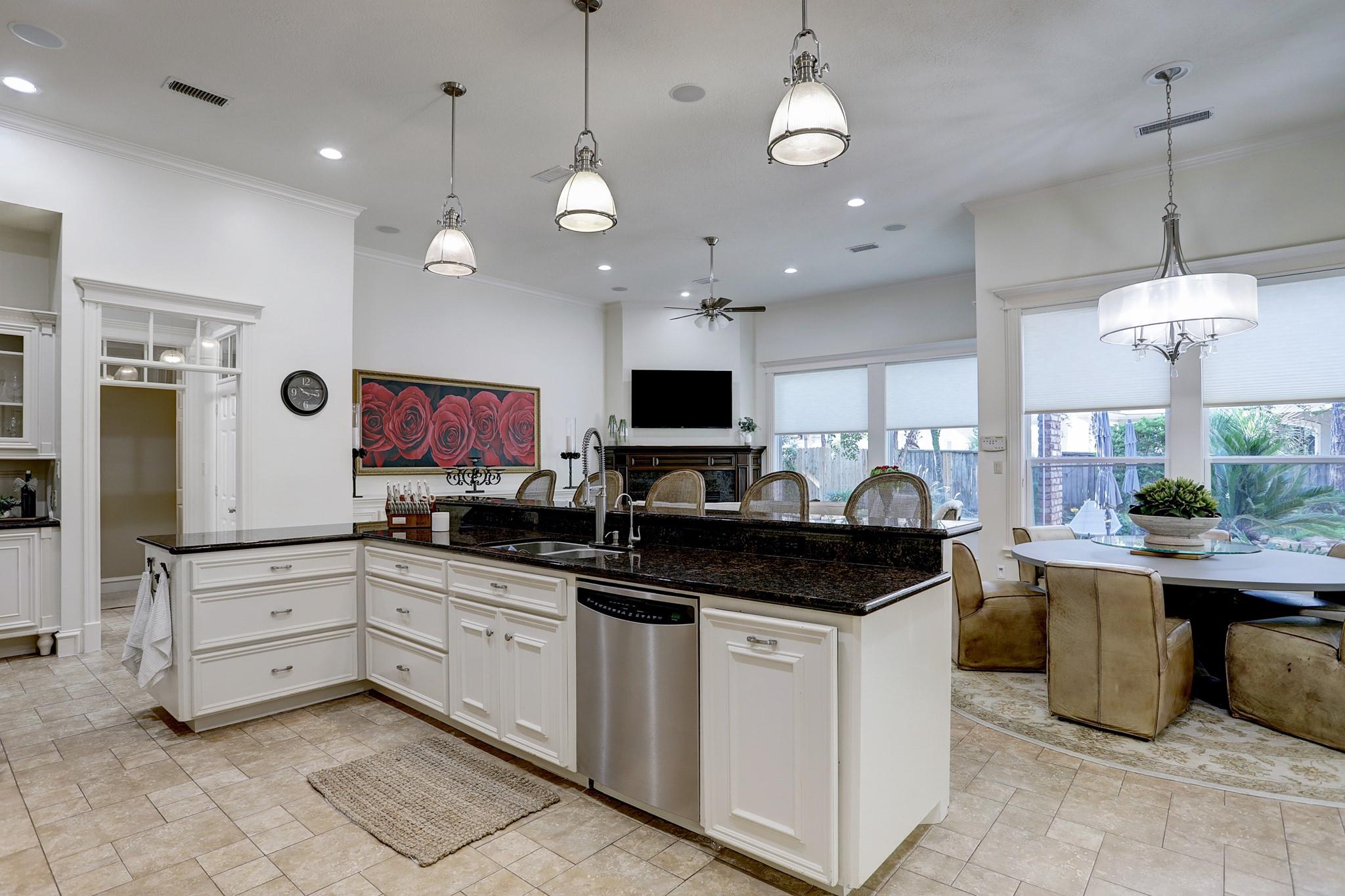 127 E Bracebridge Circle