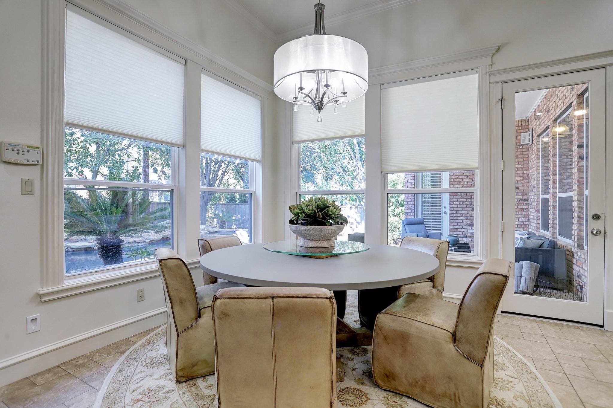127 E Bracebridge Circle