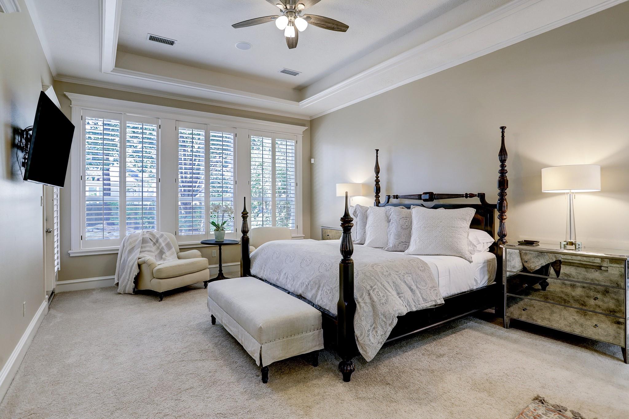 127 E Bracebridge Circle
