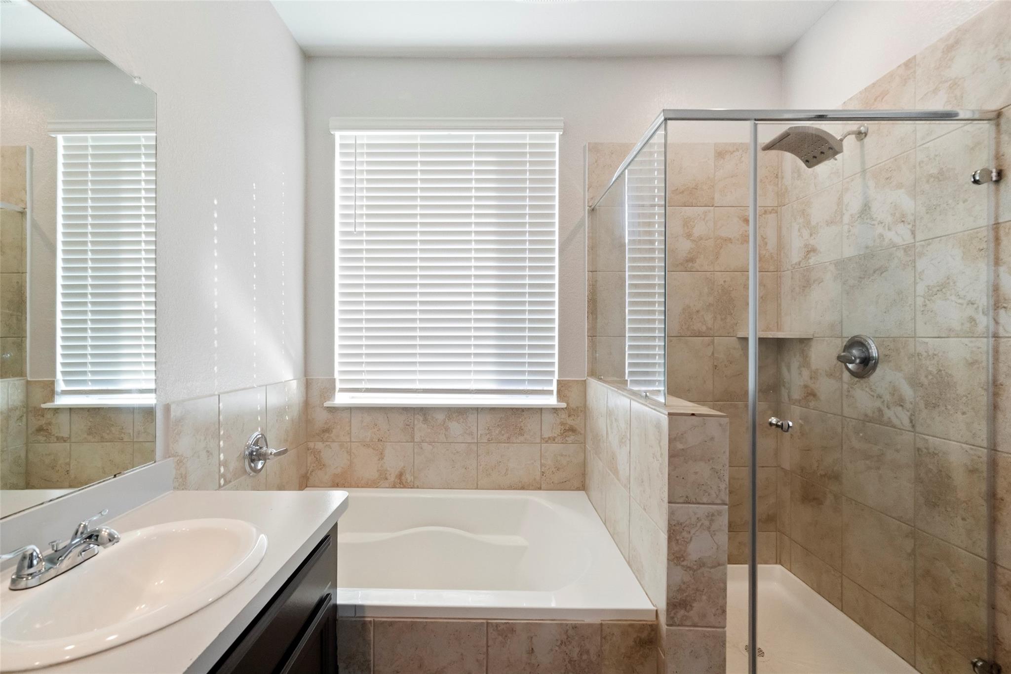 6161 White Oak Leaf Loop