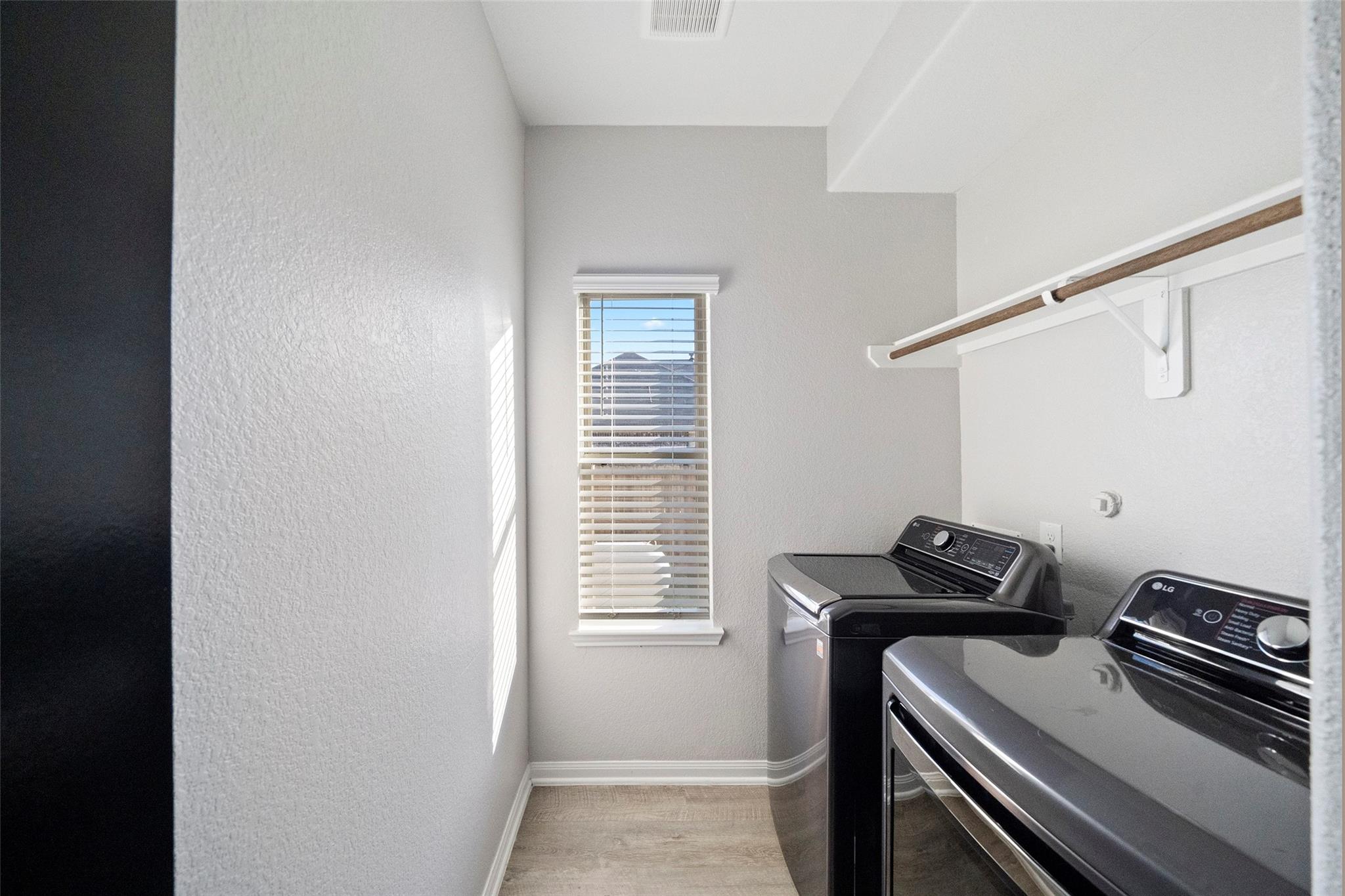 6161 White Oak Leaf Loop