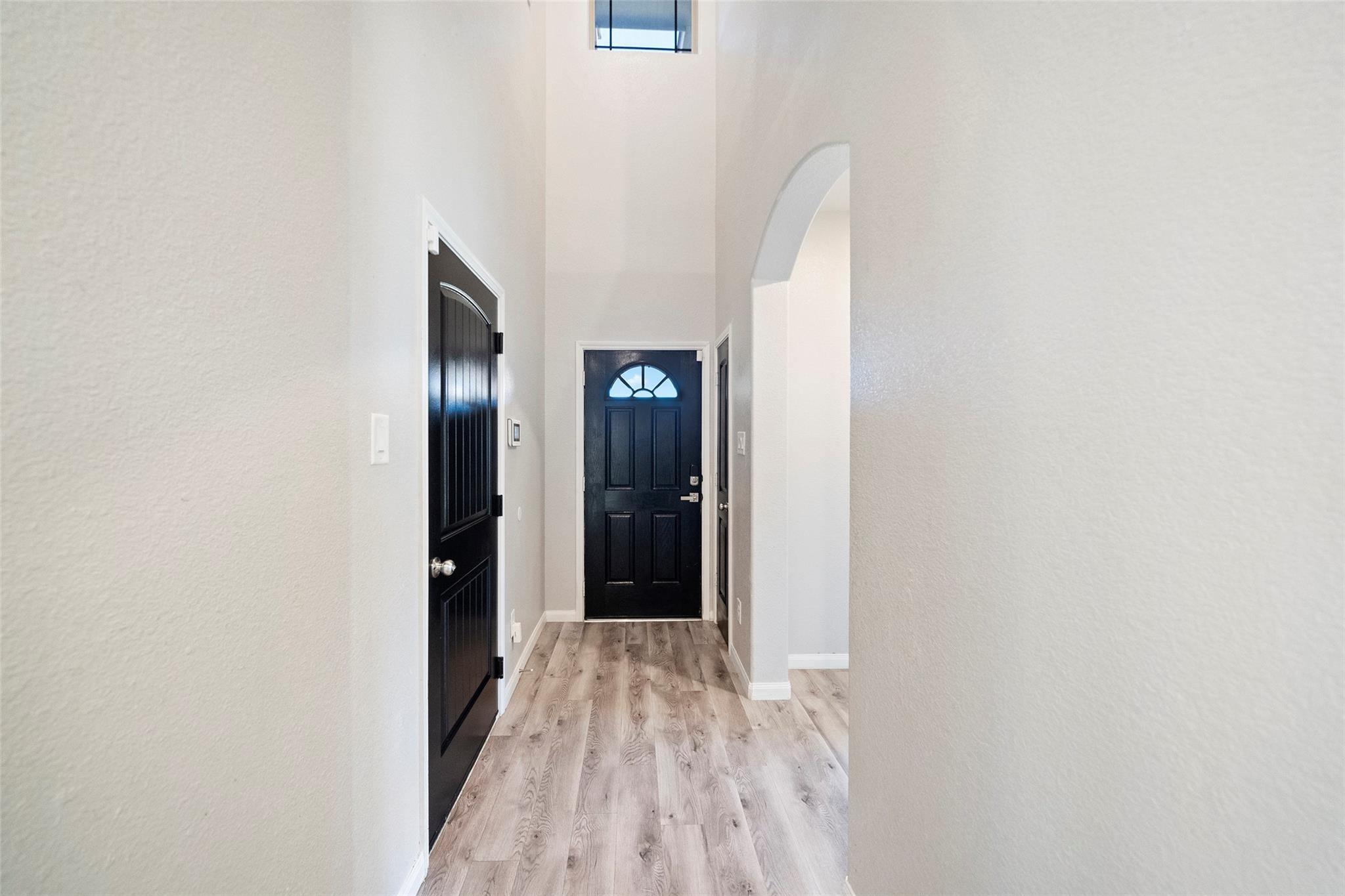 6161 White Oak Leaf Loop