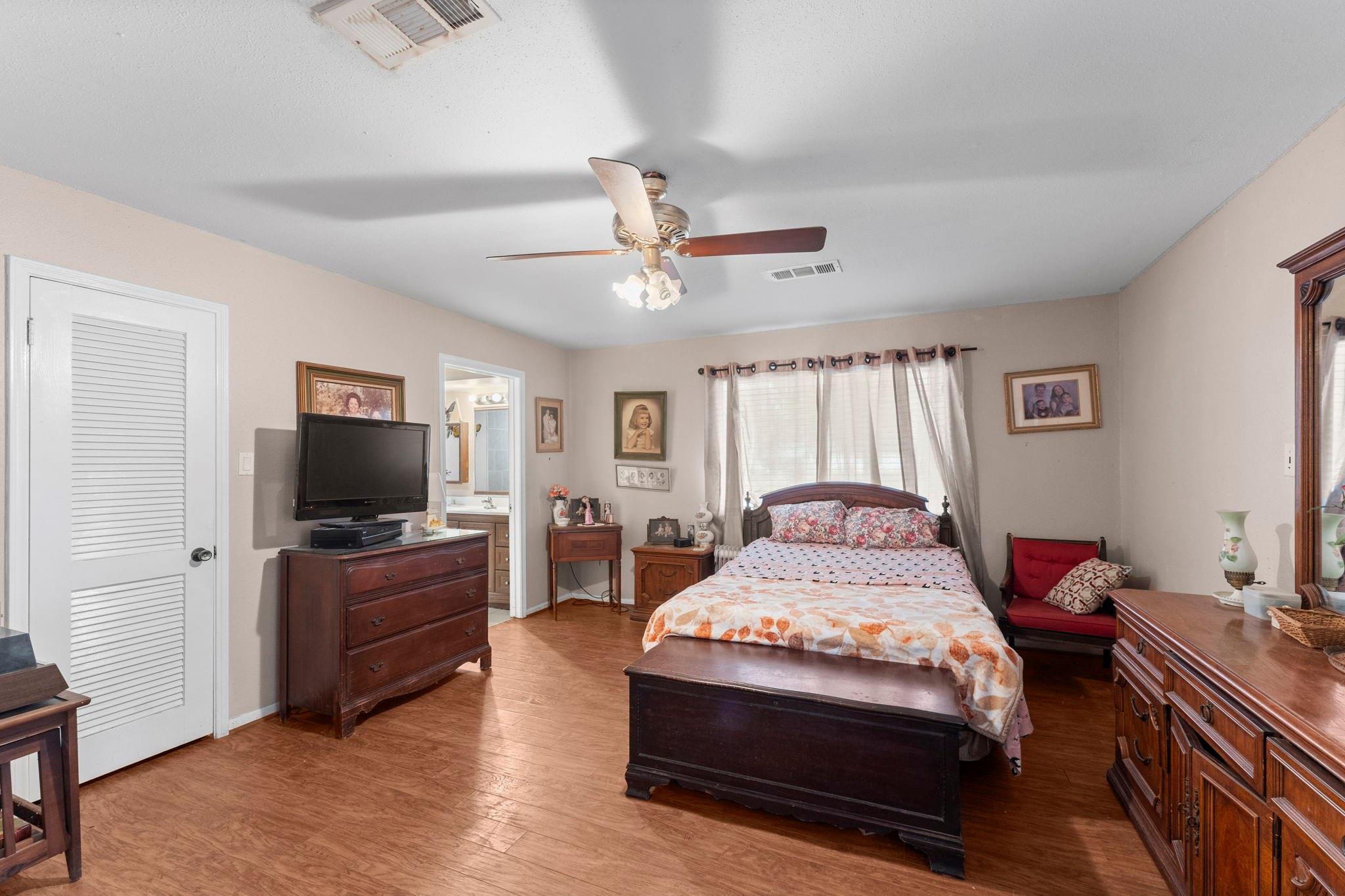 2003 Pinewoods Way