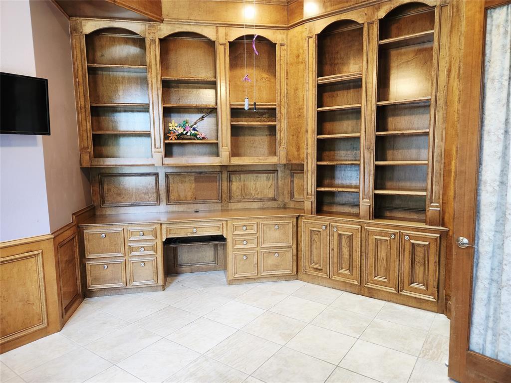 8 Hidden Creek Lane