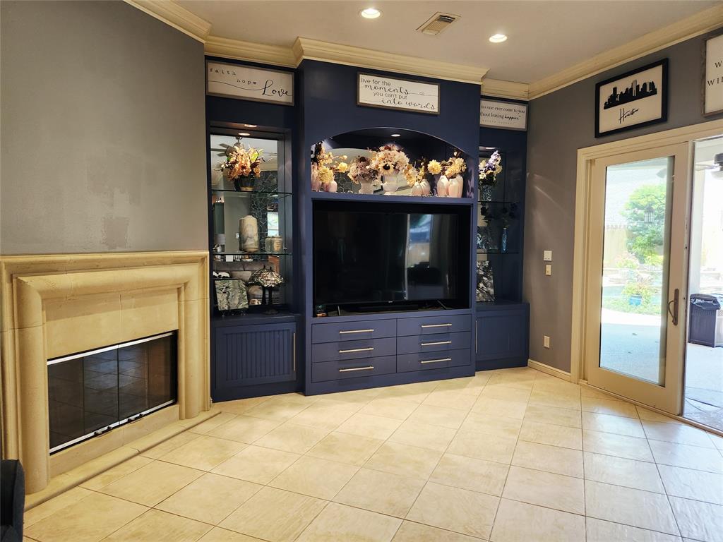 8 Hidden Creek Lane
