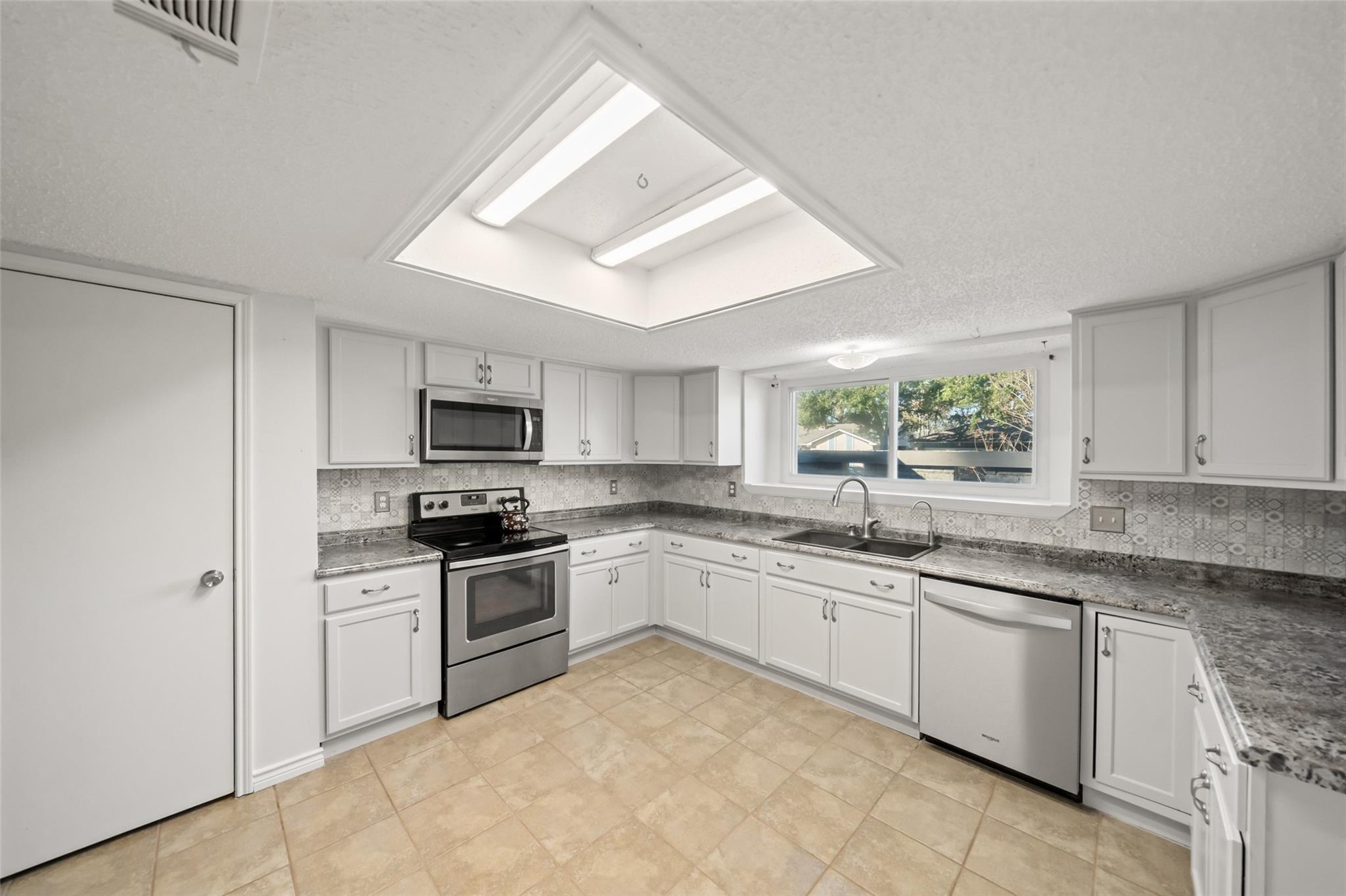 6930 Maple Fox Drive