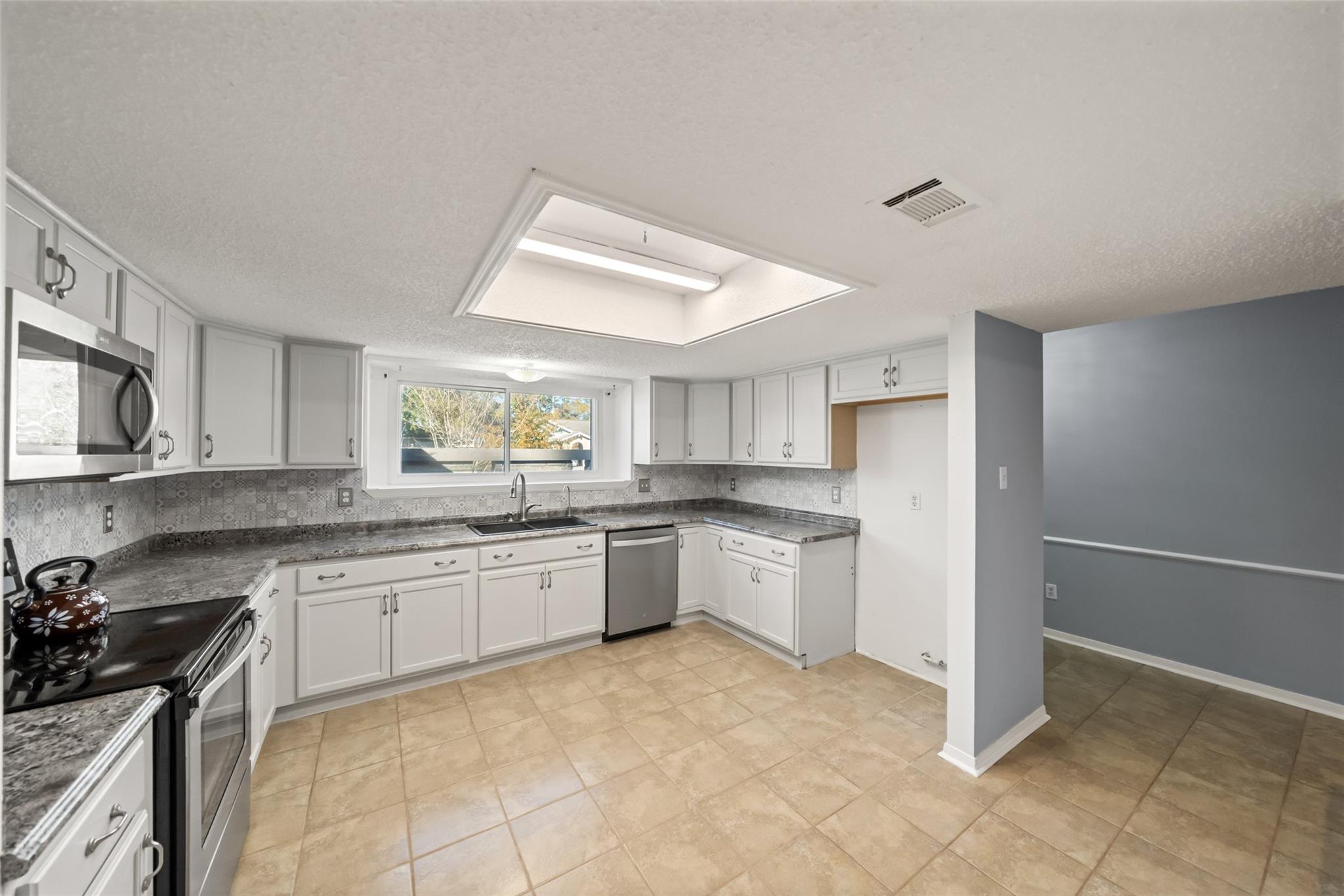 6930 Maple Fox Drive