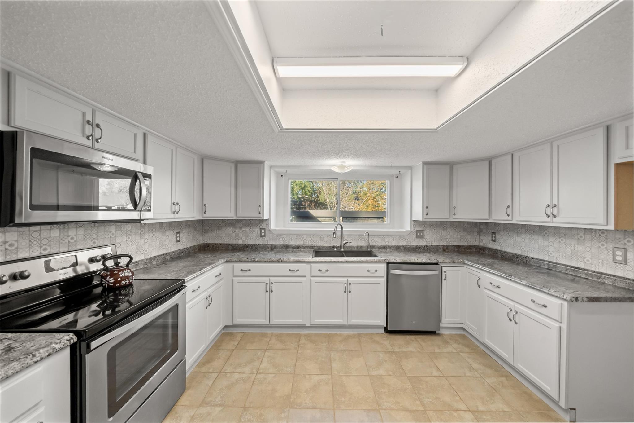 6930 Maple Fox Drive