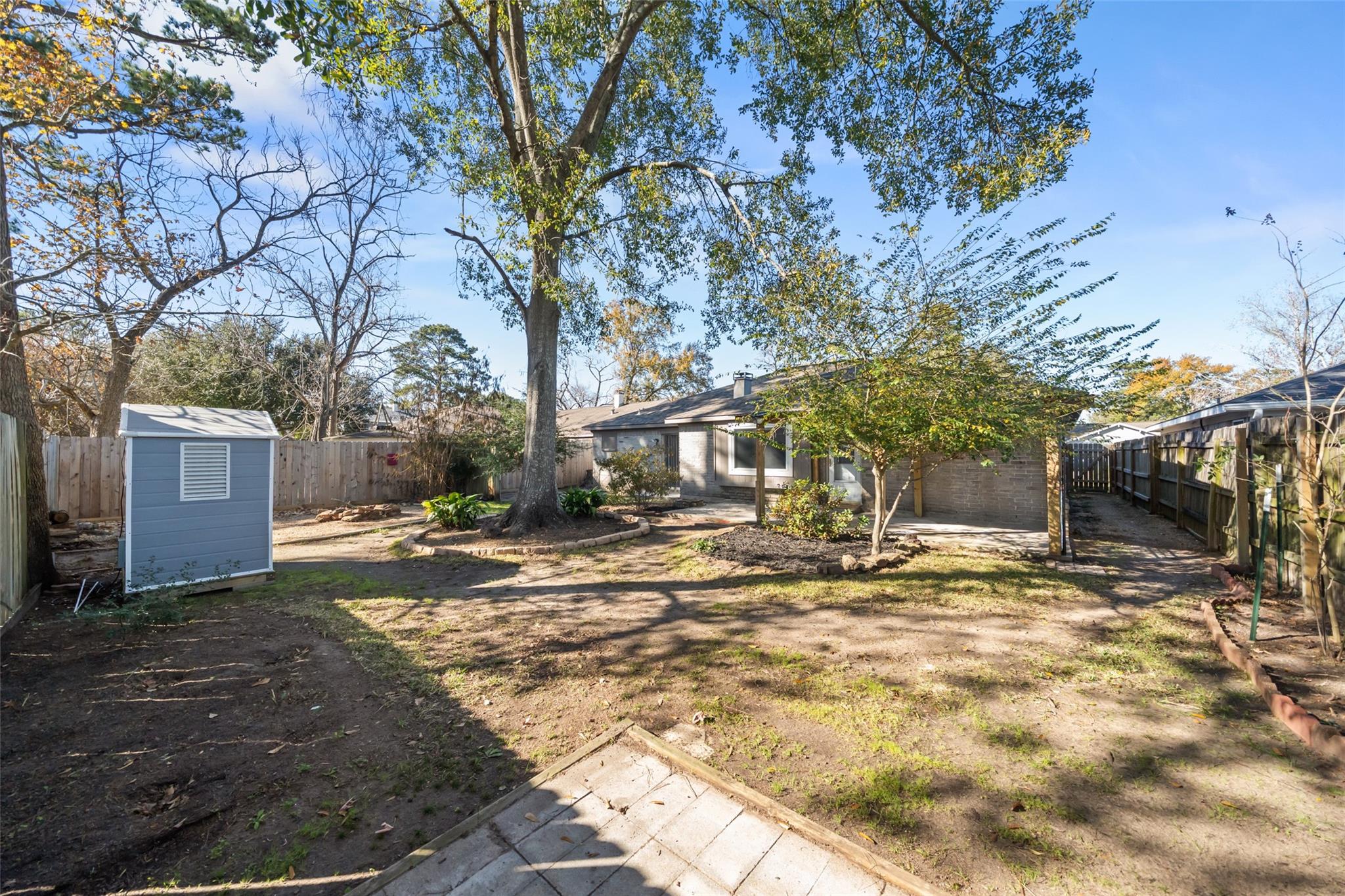 6930 Maple Fox Drive