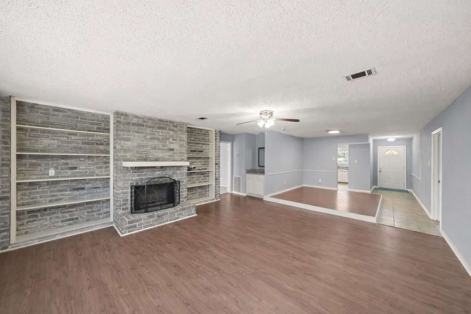 6930 Maple Fox Drive