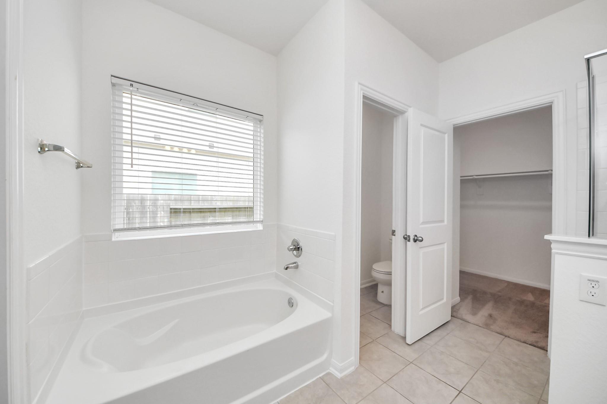 4919 Fairwater Court