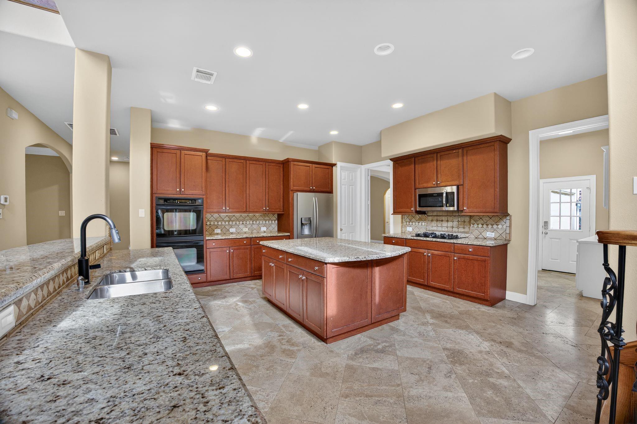 11511 Gallant Ridge Lane