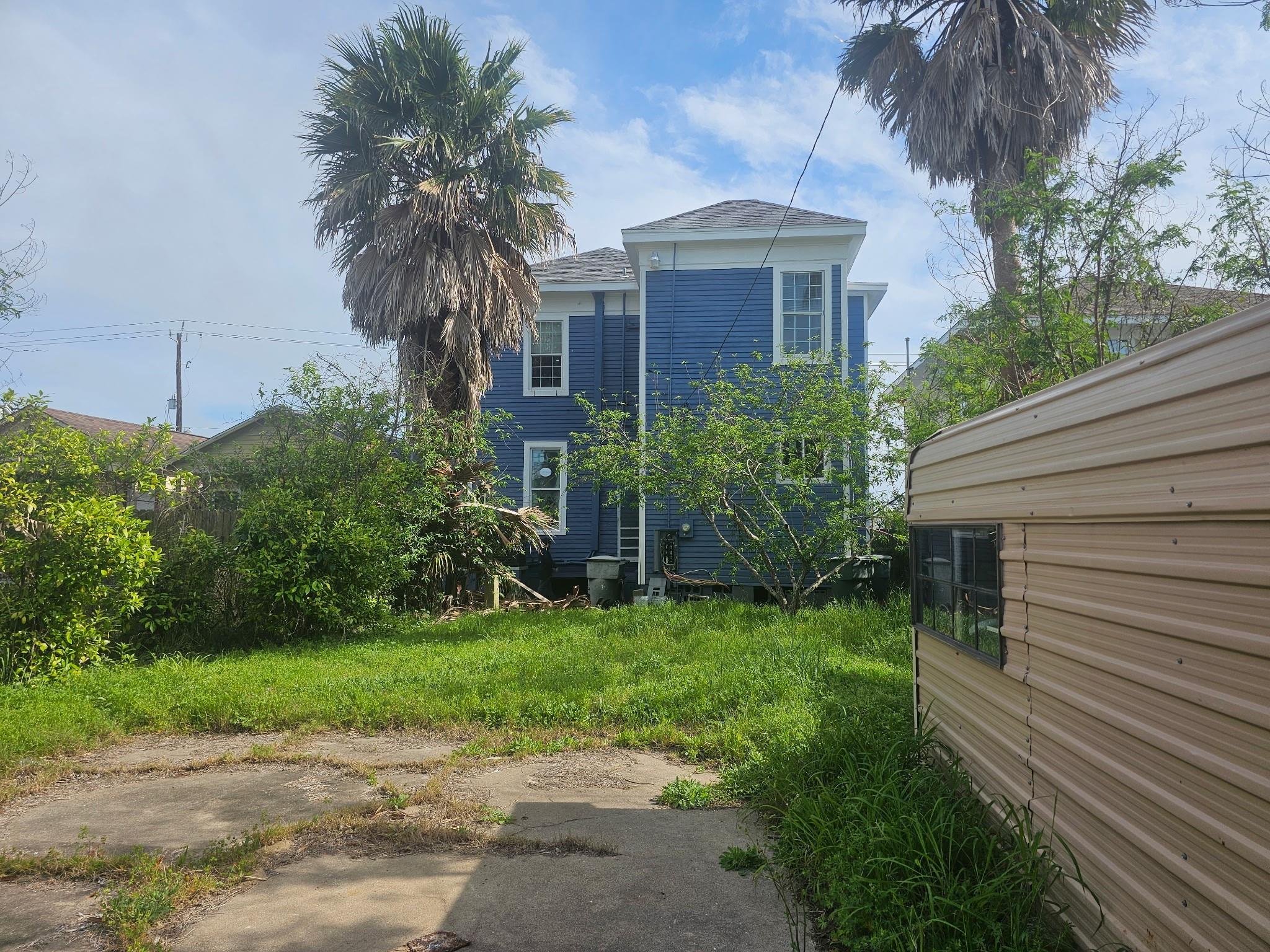 2724 Avenue L