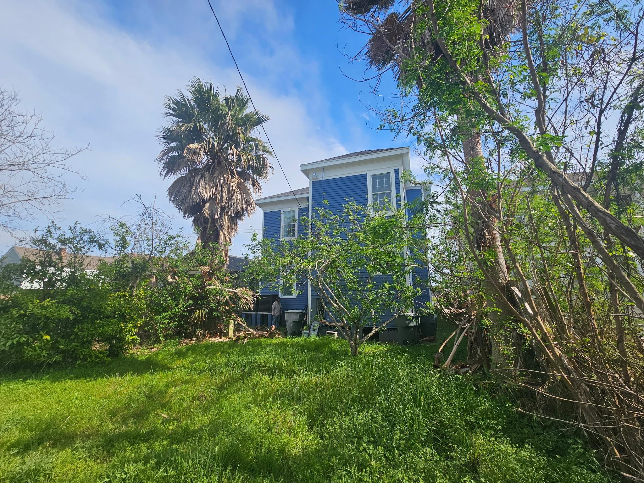 2724 Avenue L