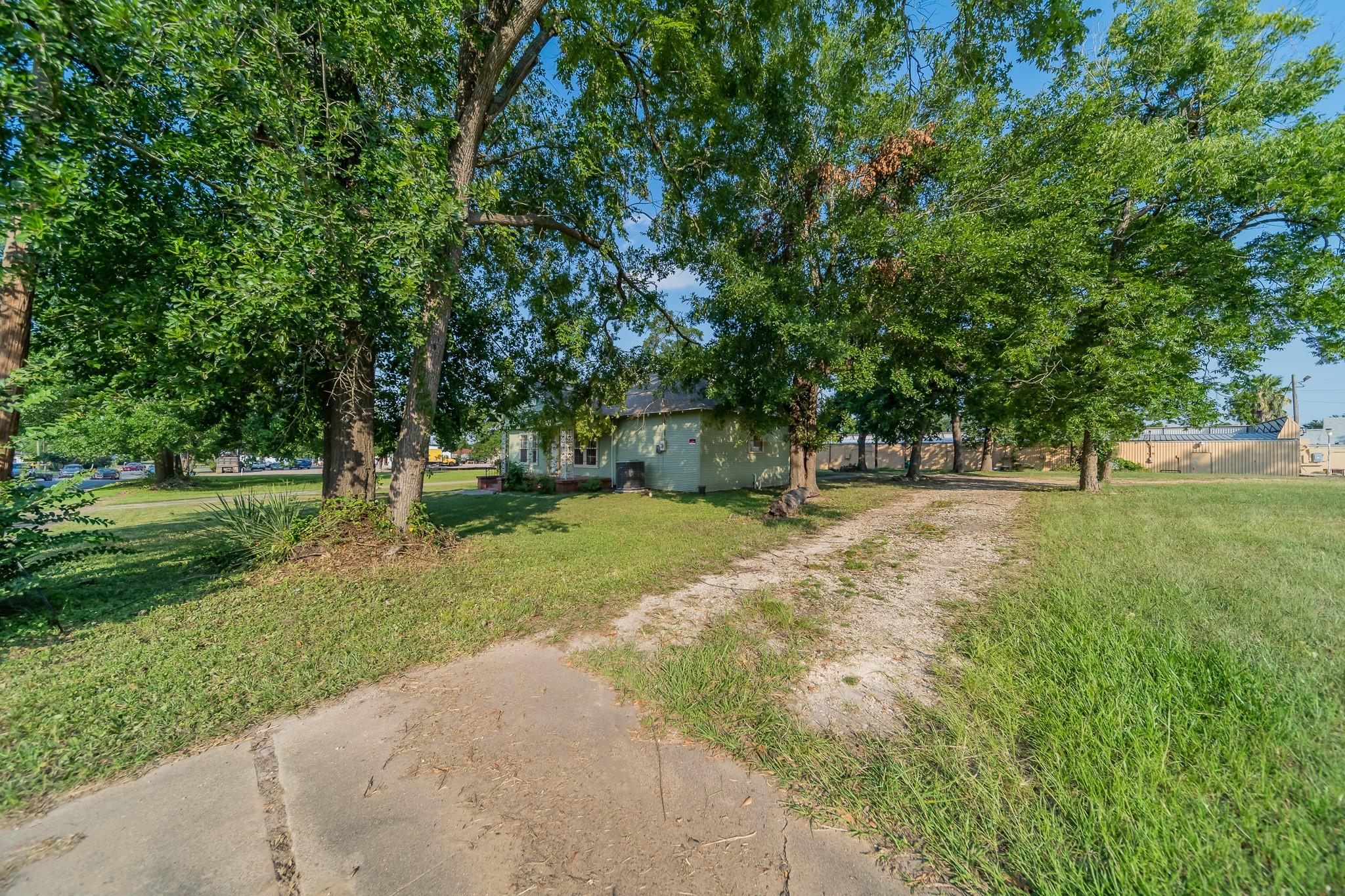 309 E Phillips Street