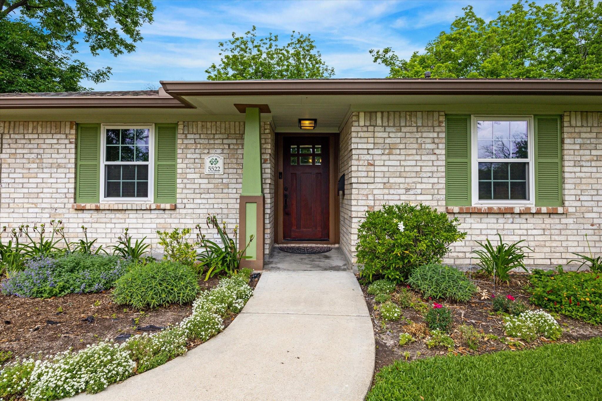 5522 Chantilly Lane