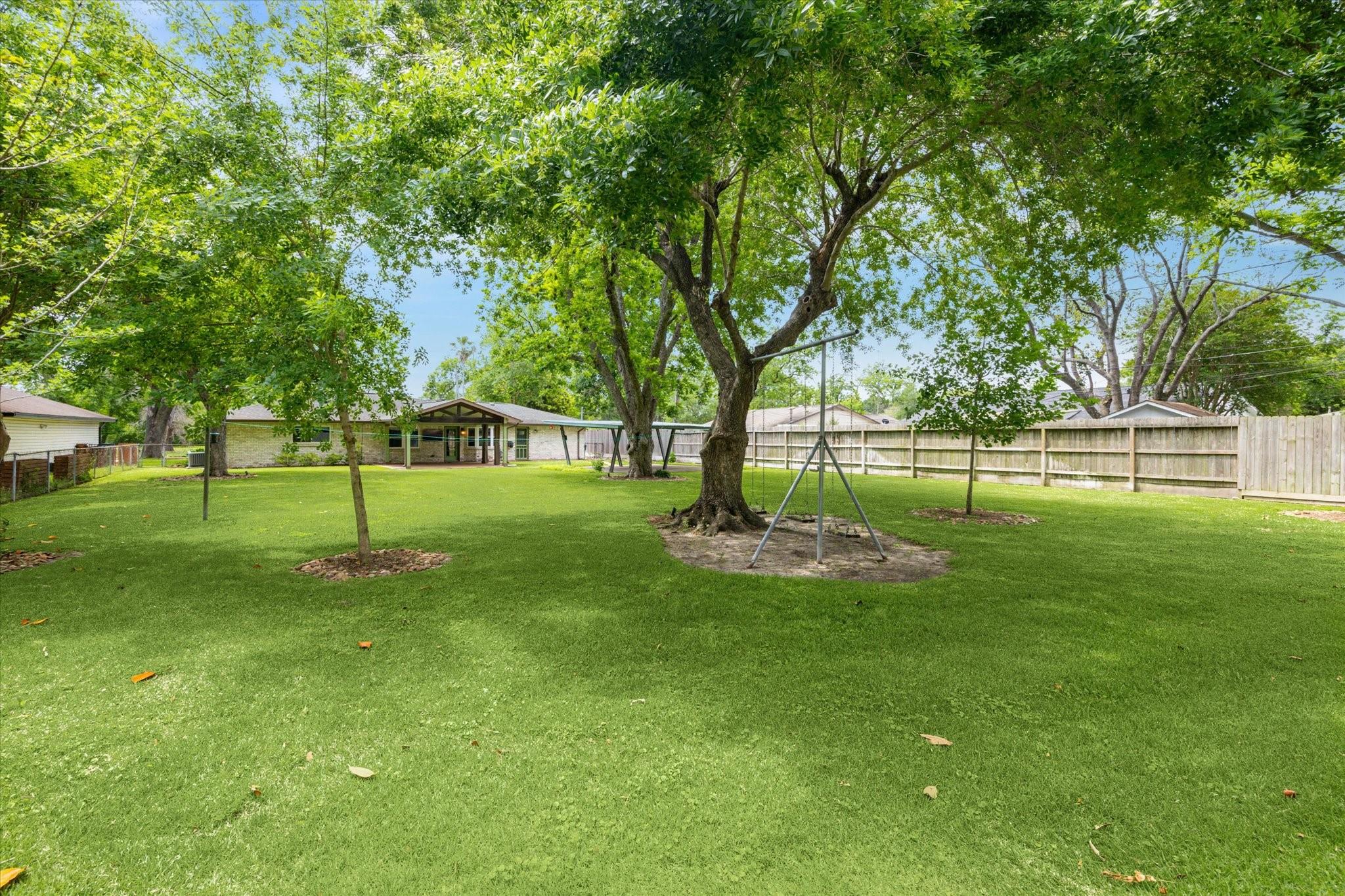 5522 Chantilly Lane