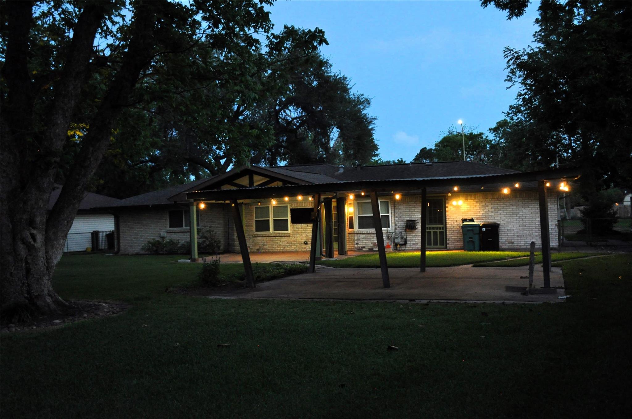5522 Chantilly Lane