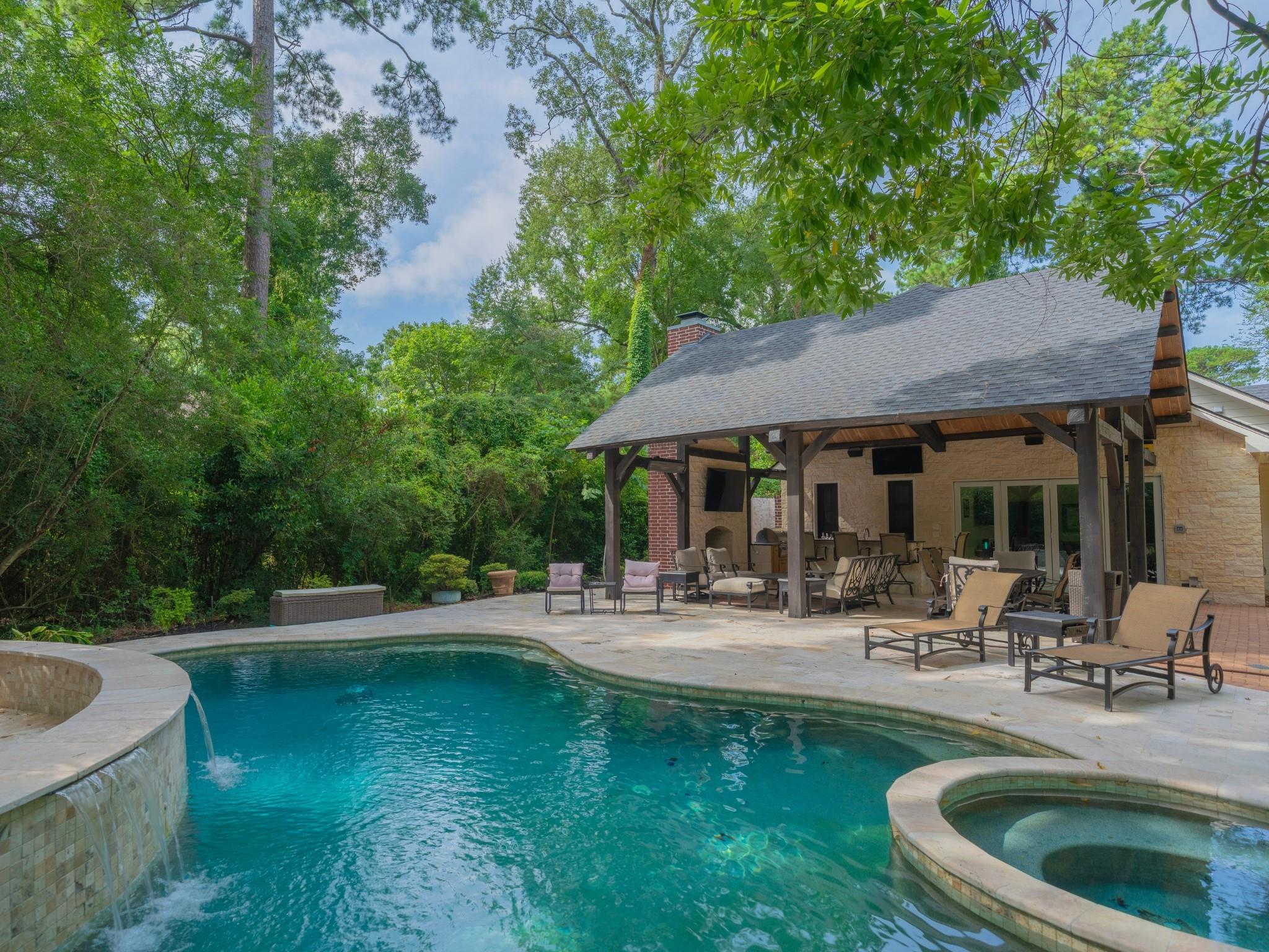 7 Pastoral Pond Circle