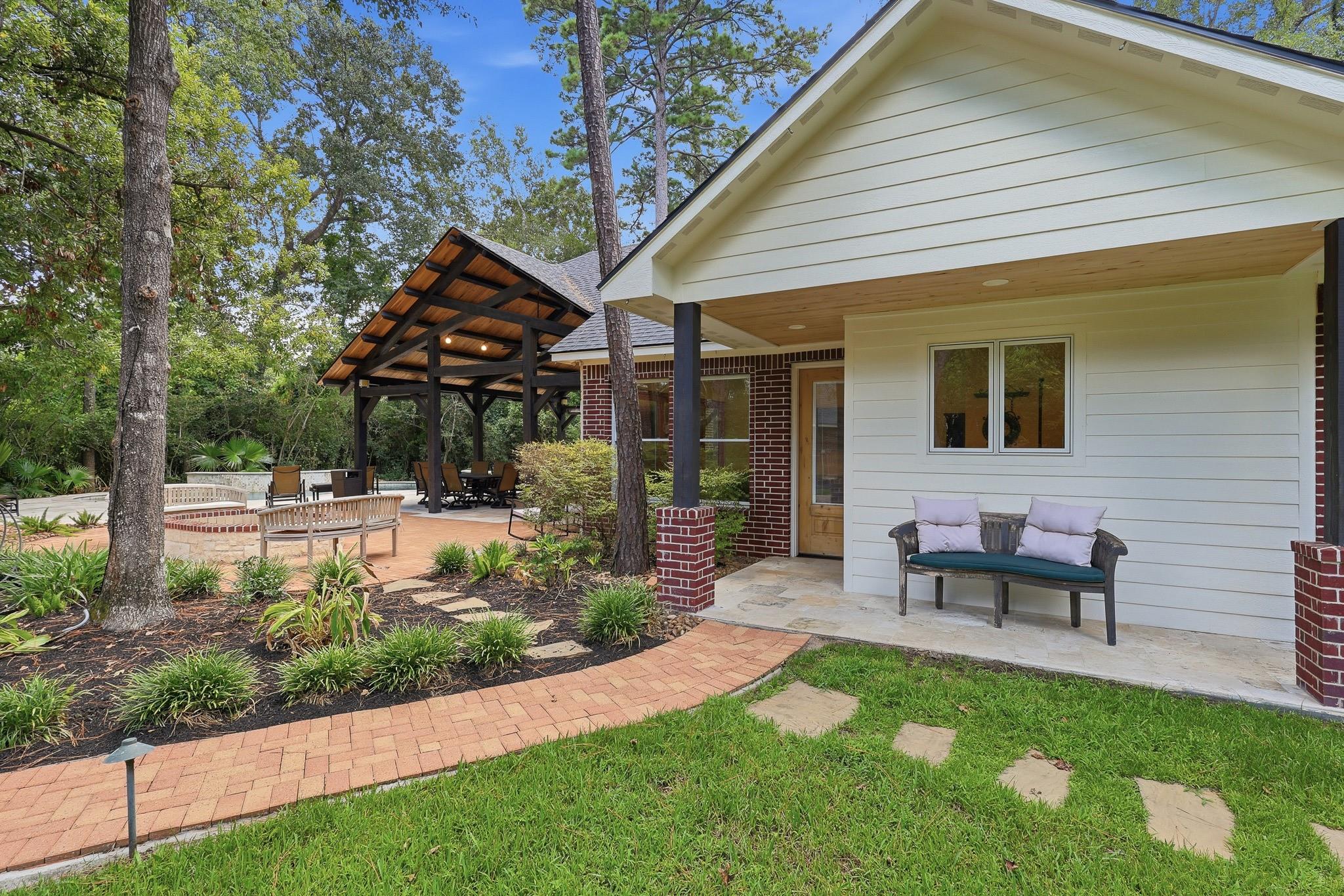 7 Pastoral Pond Circle