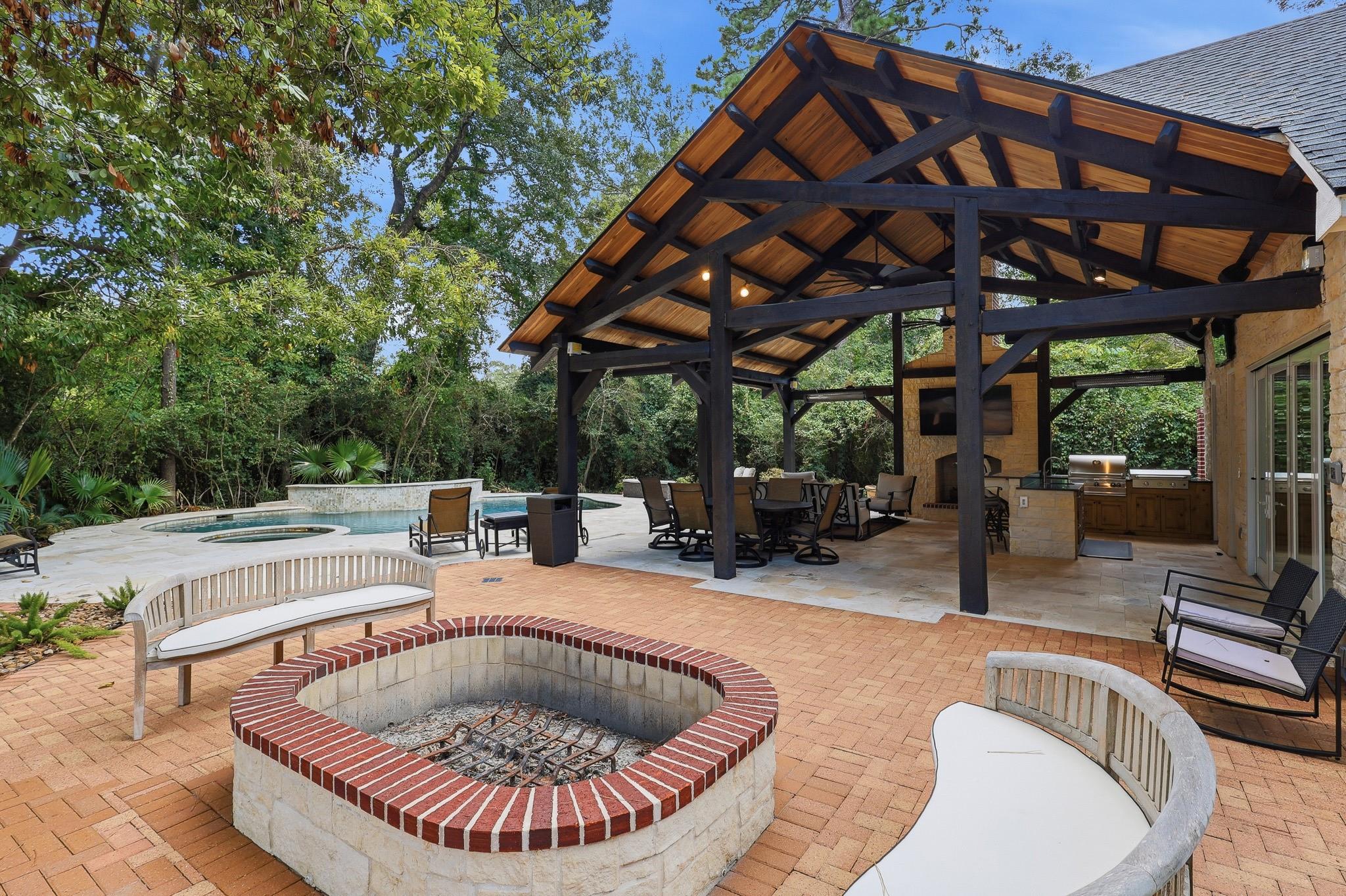 7 Pastoral Pond Circle