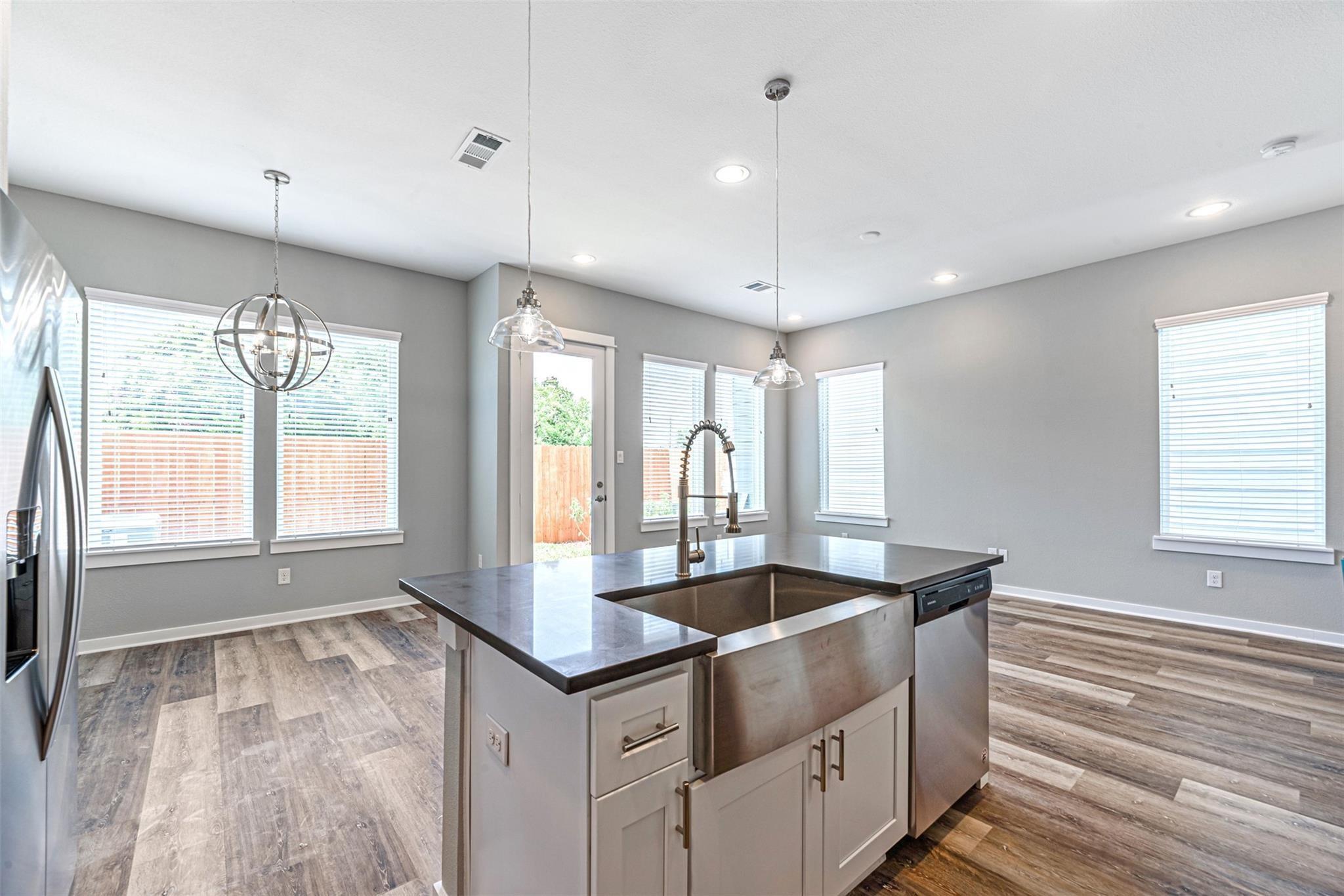 6725 Parker Oaks Lane