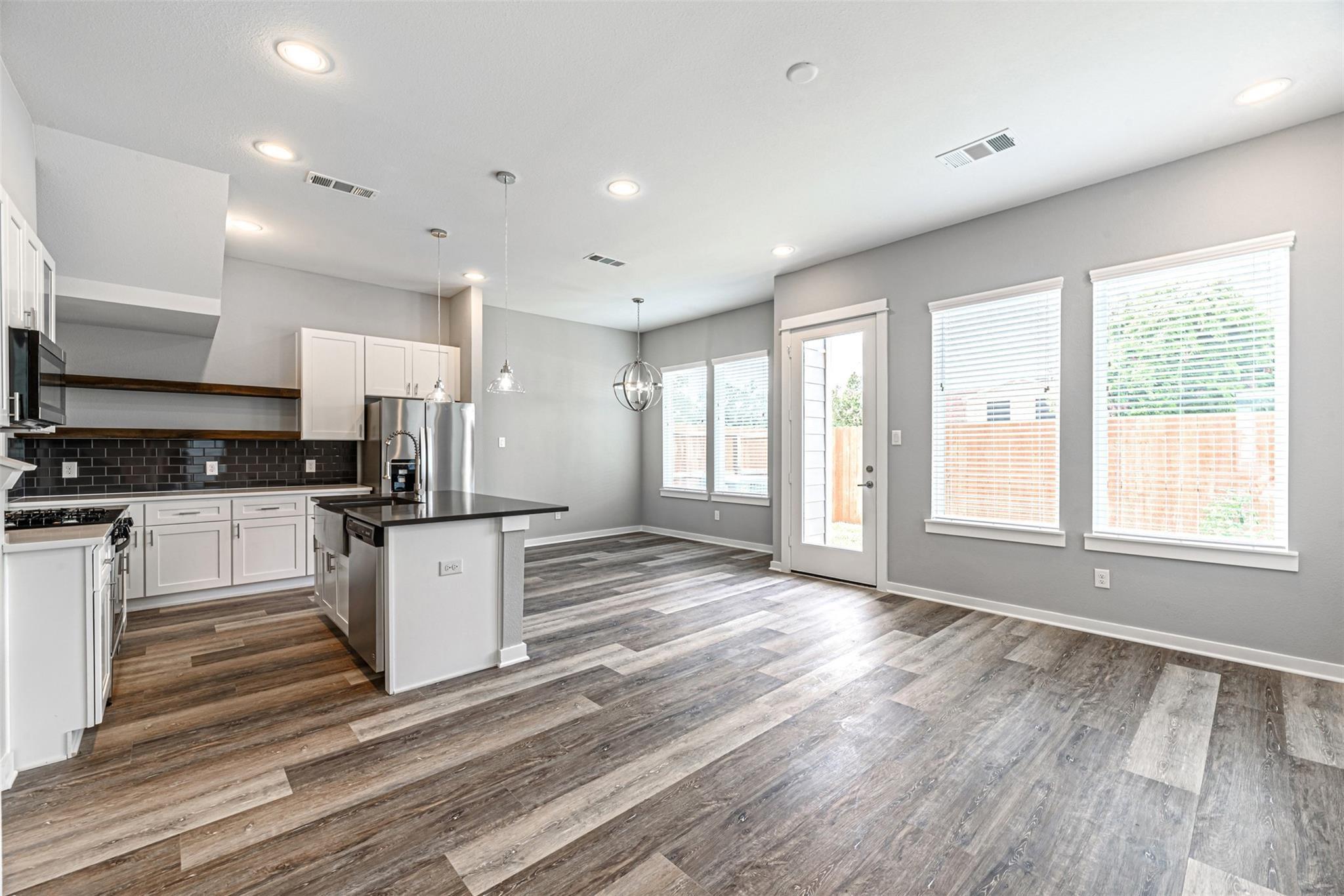 6725 Parker Oaks Lane