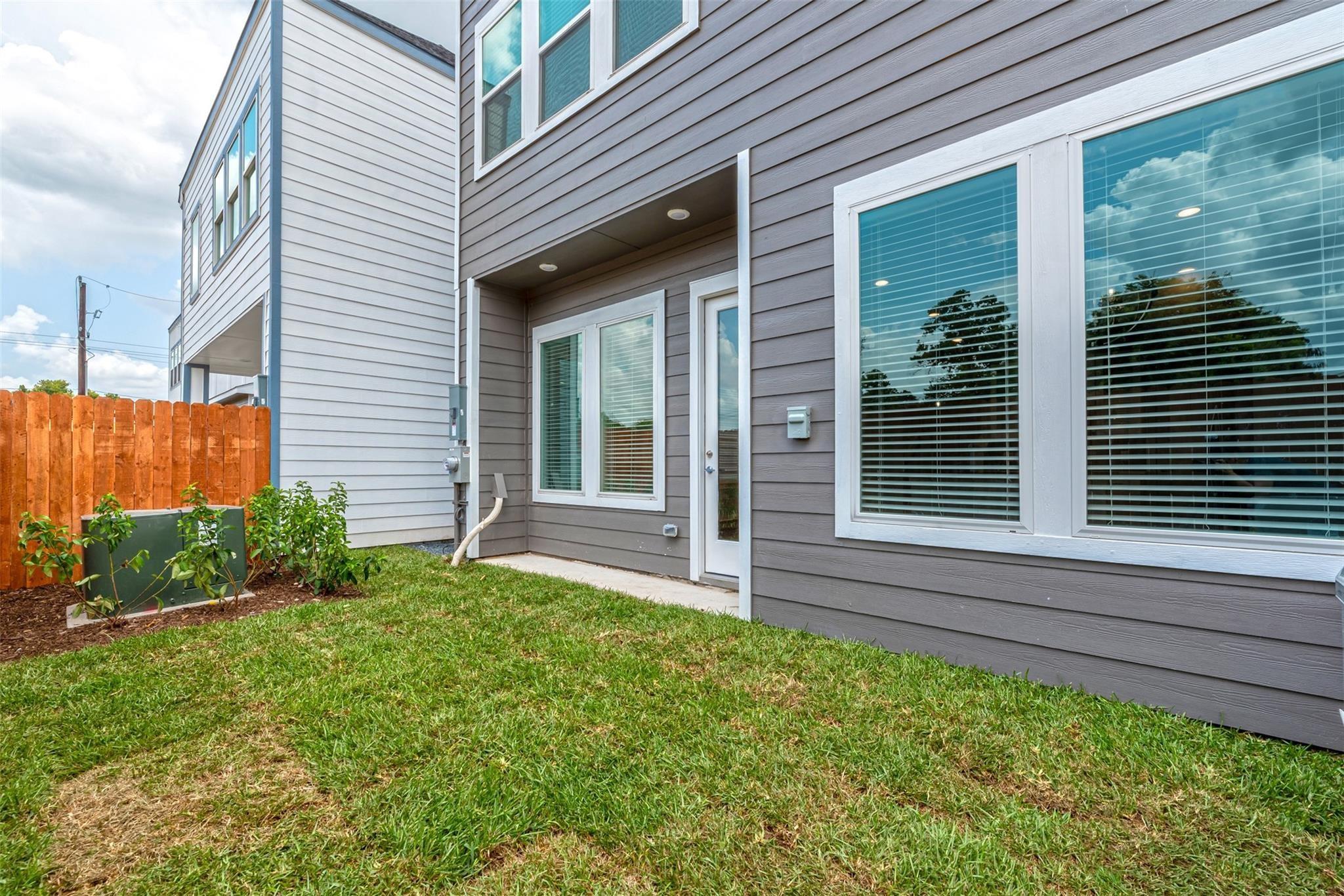 6725 Parker Oaks Lane