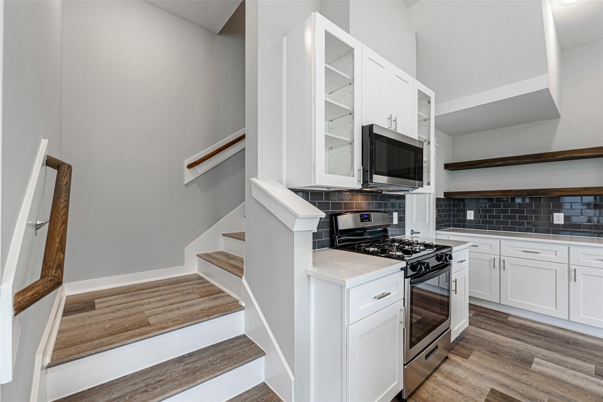 6725 Parker Oaks Lane