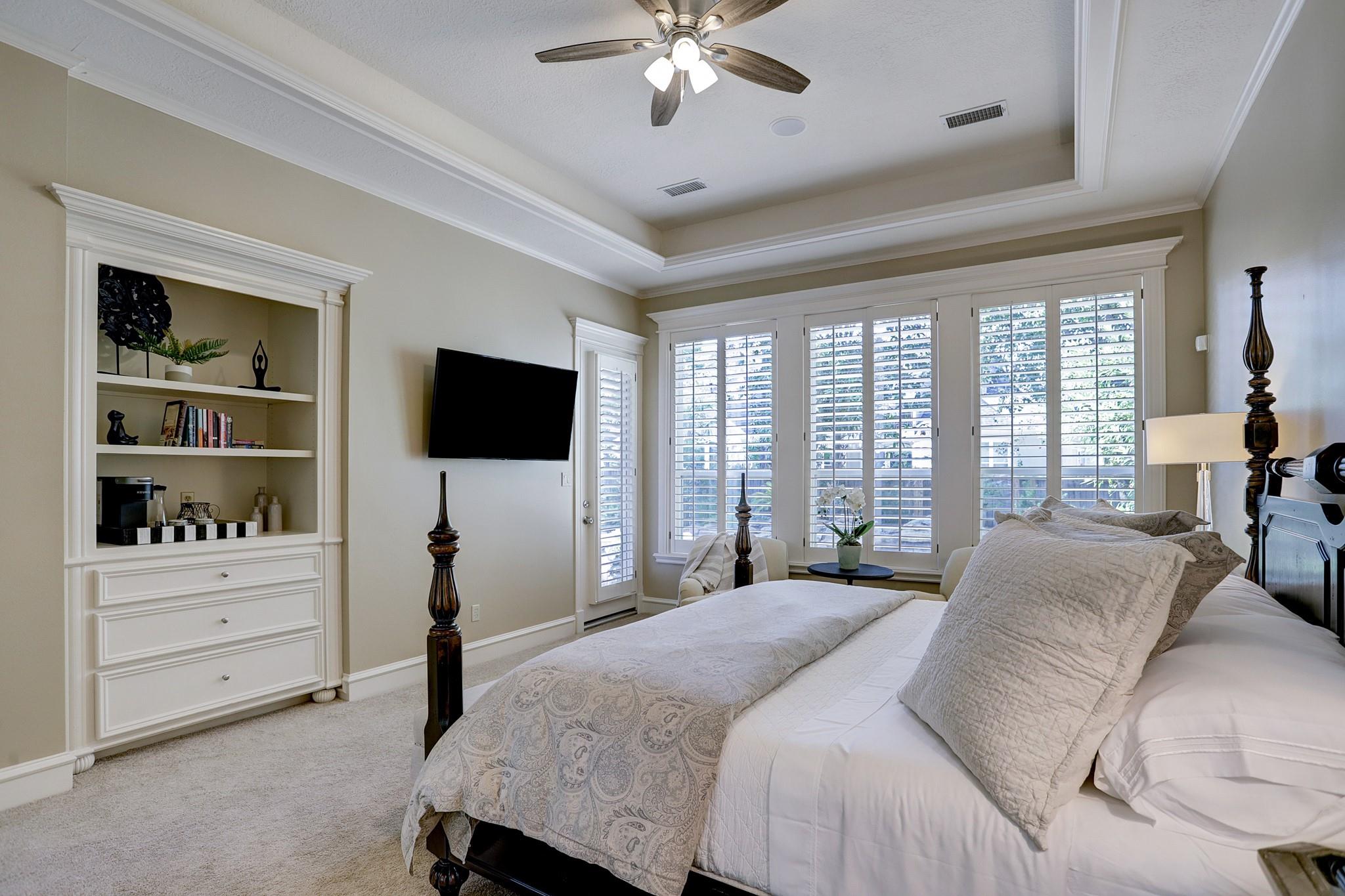 127 E Bracebridge Circle