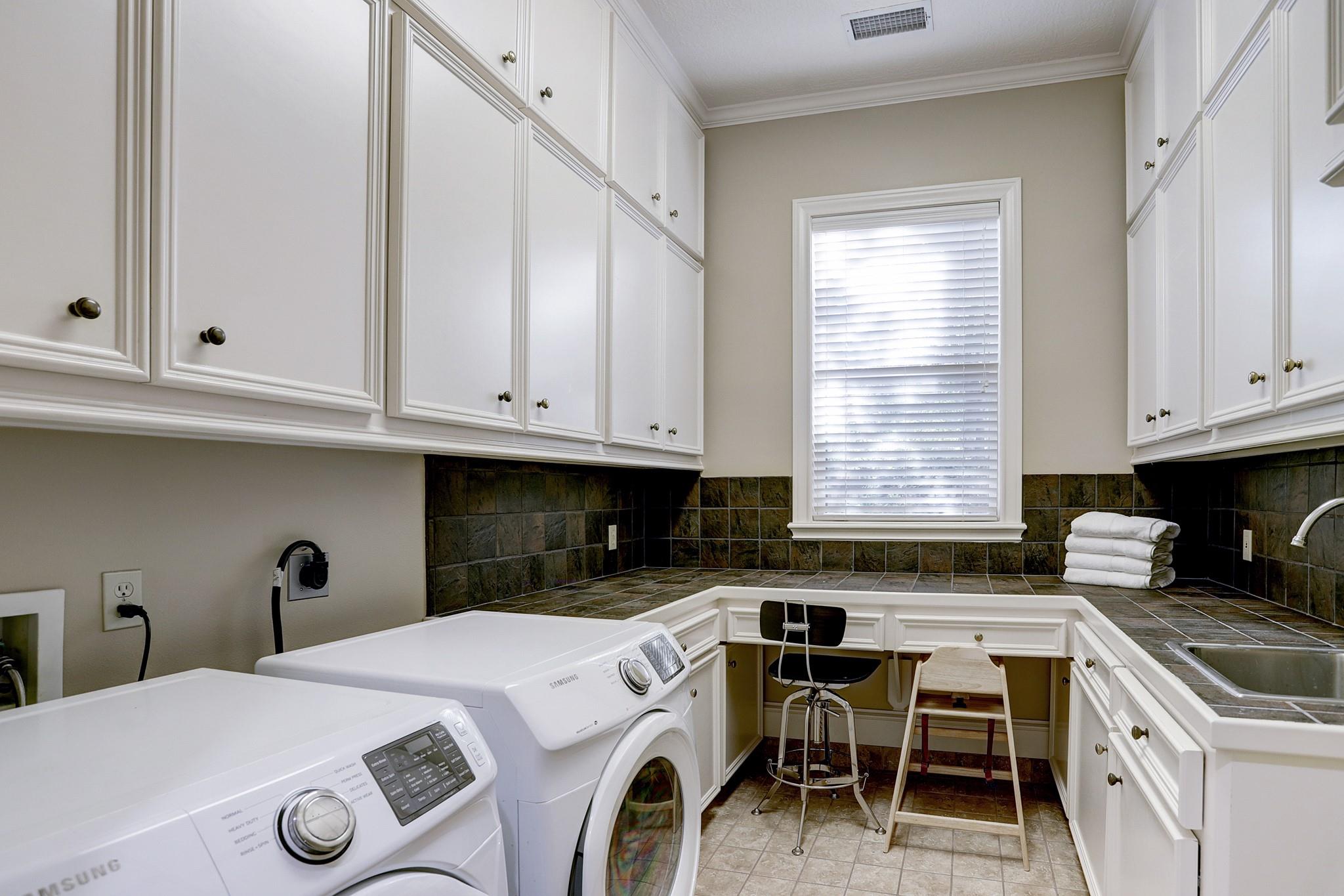 127 E Bracebridge Circle
