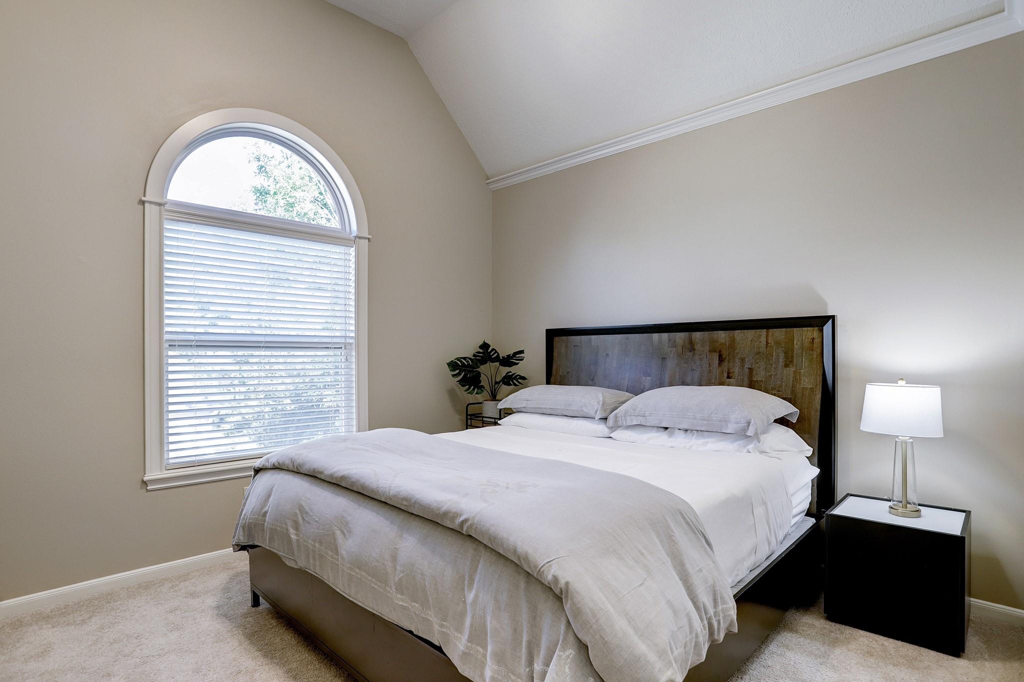 127 E Bracebridge Circle