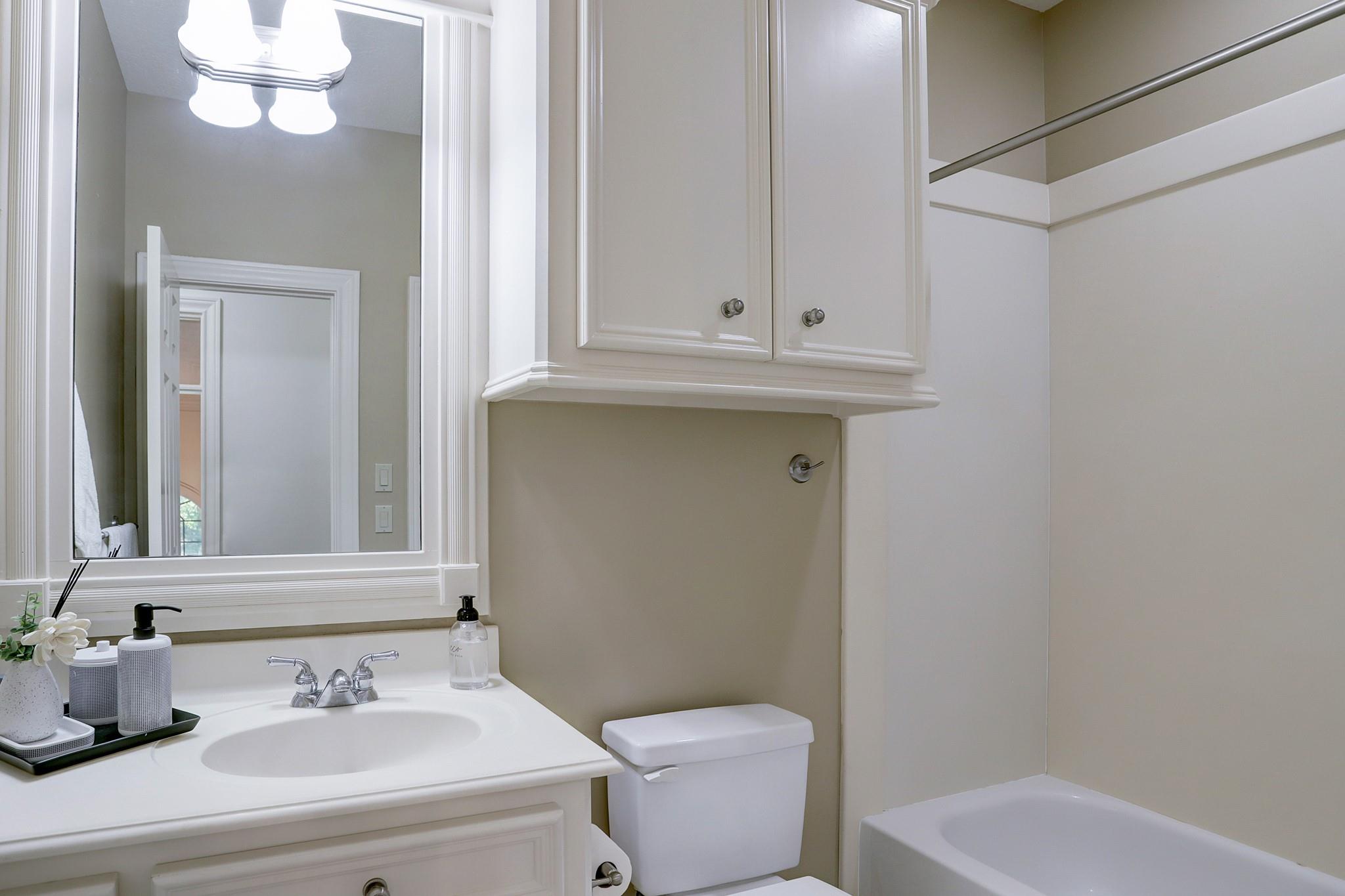 127 E Bracebridge Circle