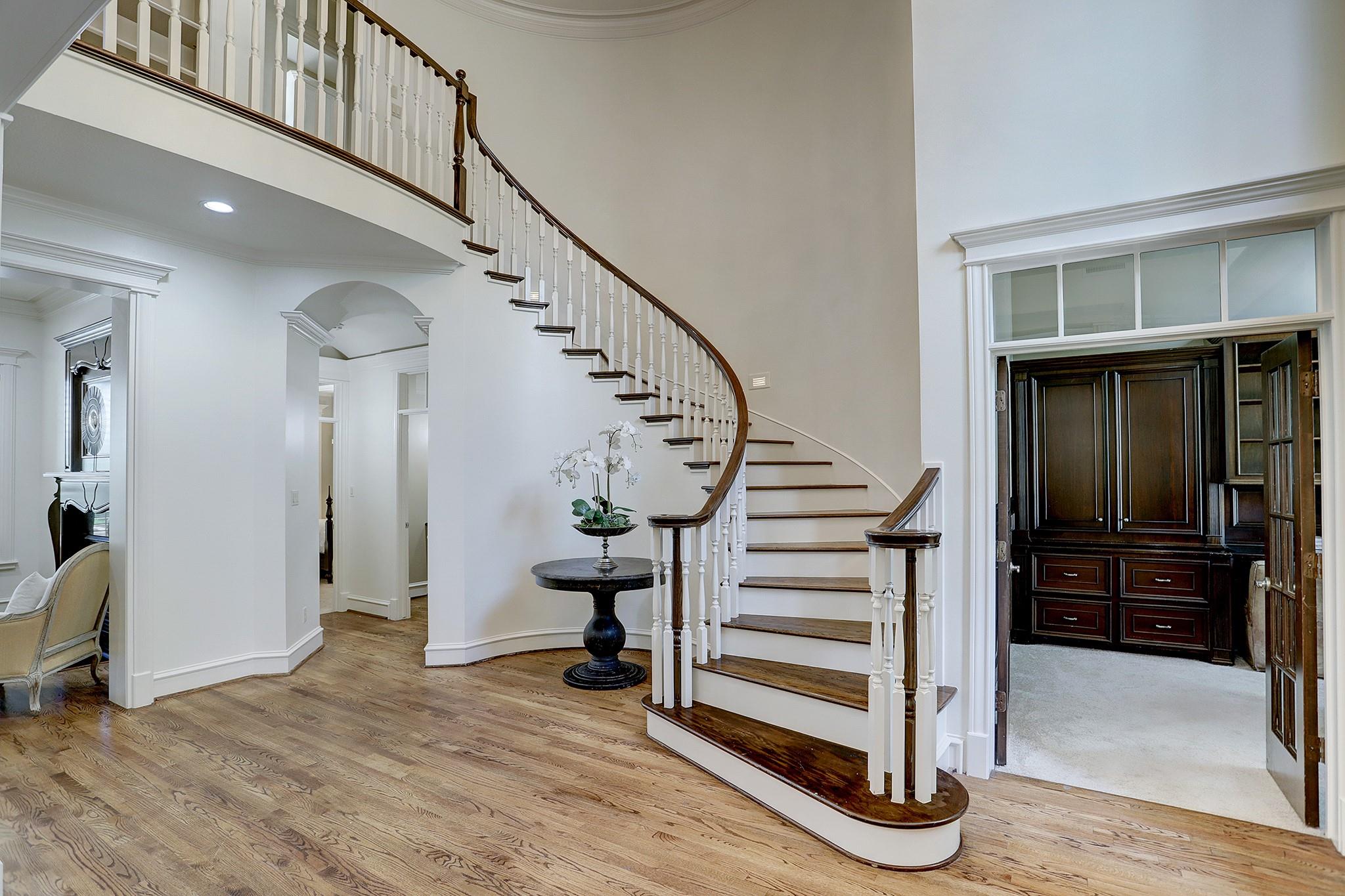 127 E Bracebridge Circle