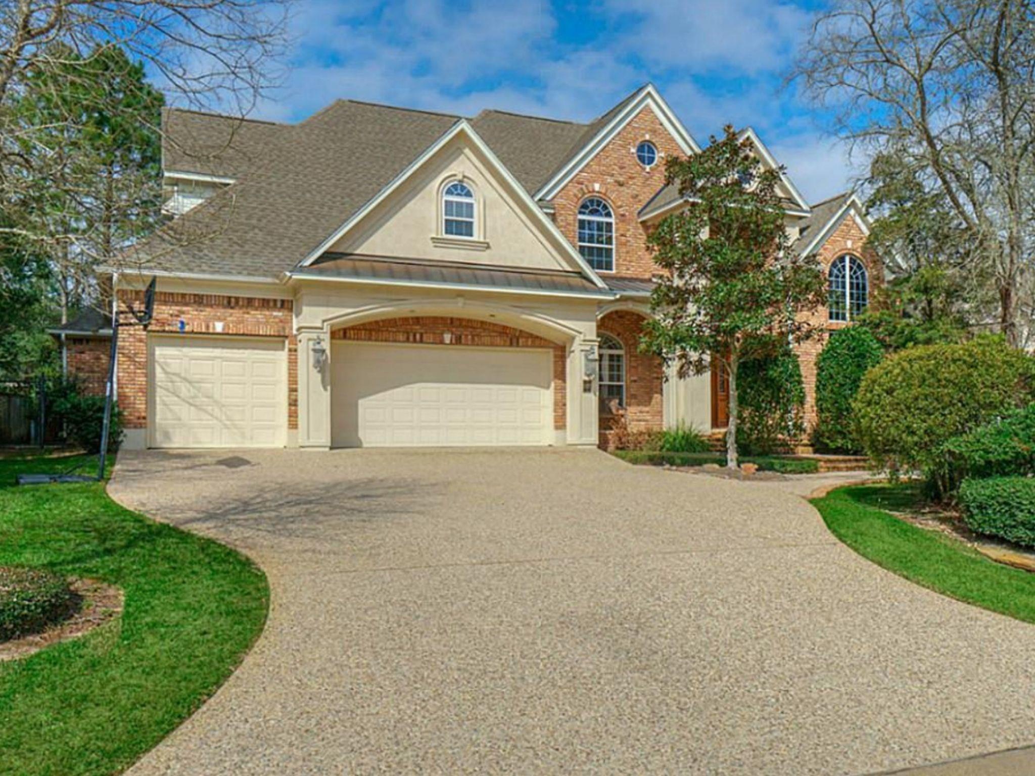 127 E Bracebridge Circle