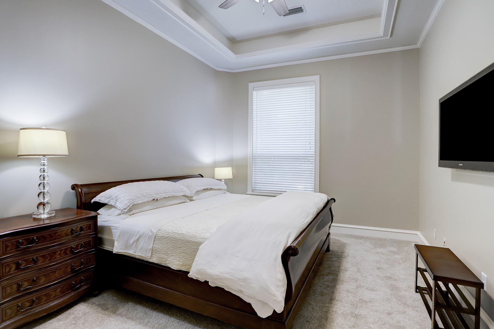 127 E Bracebridge Circle