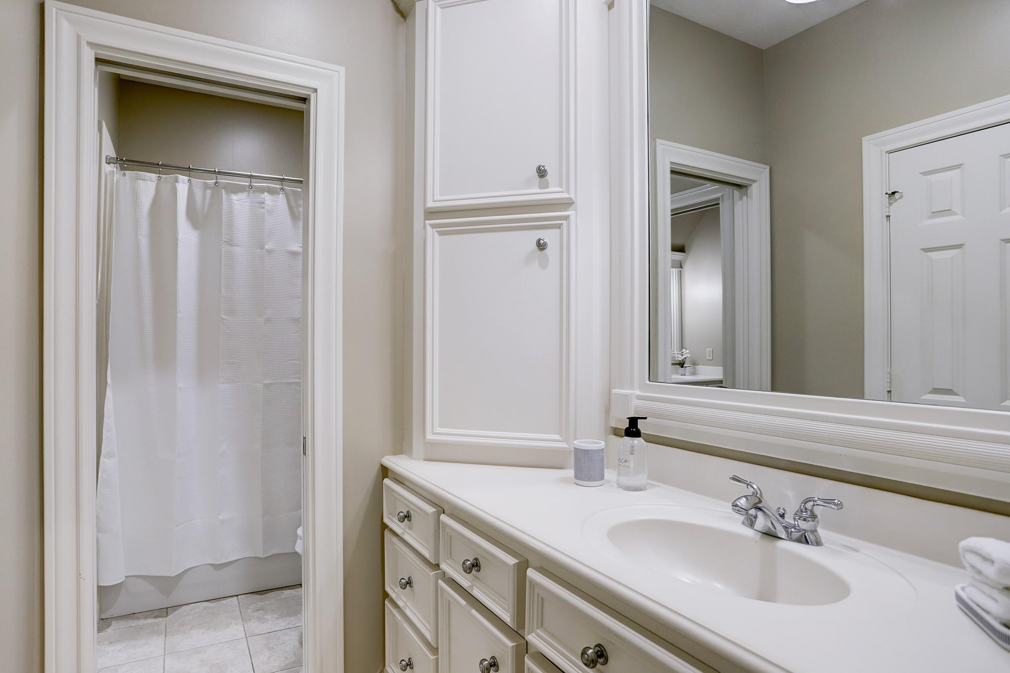 127 E Bracebridge Circle
