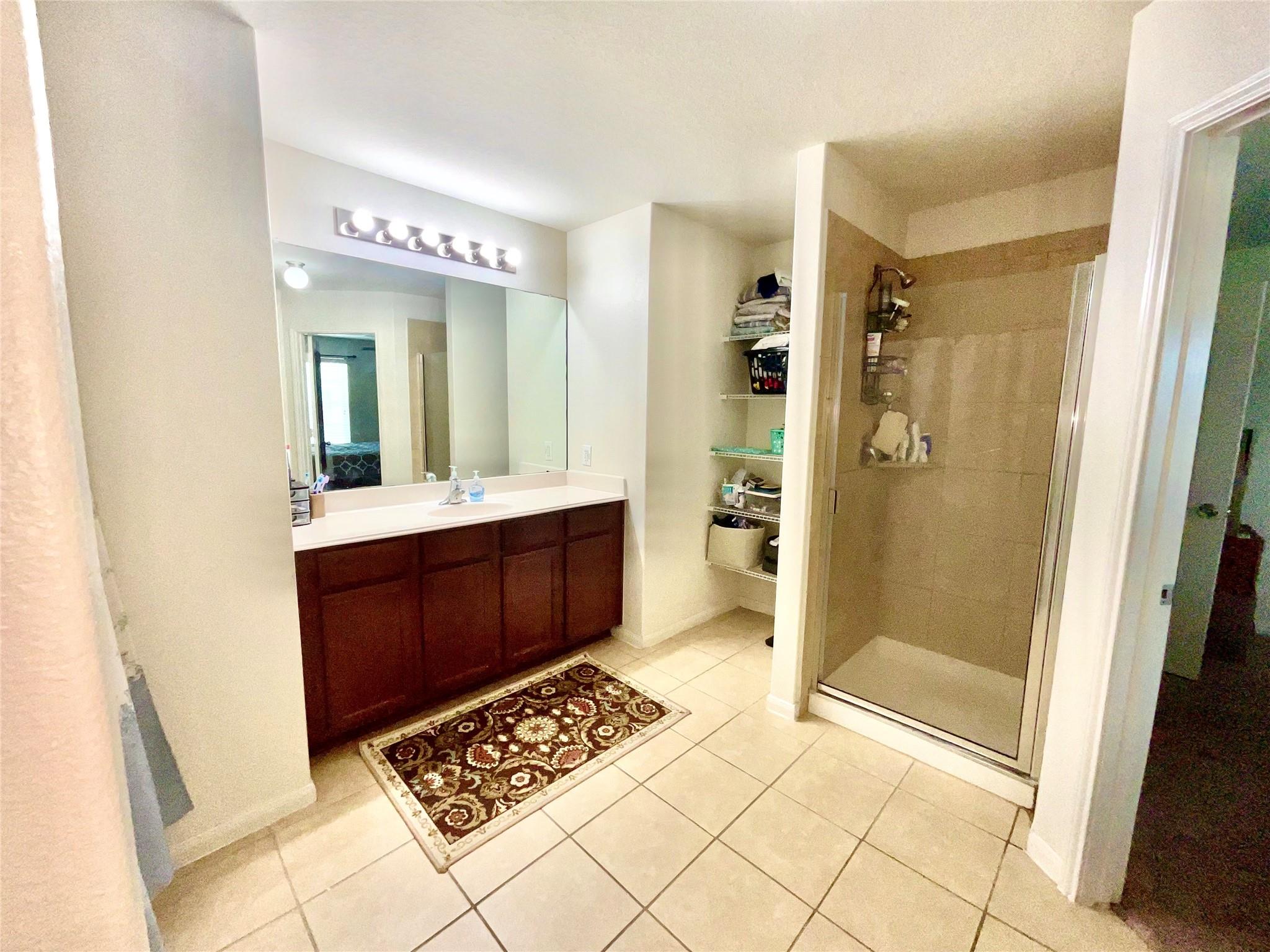2522 Tracy Lane