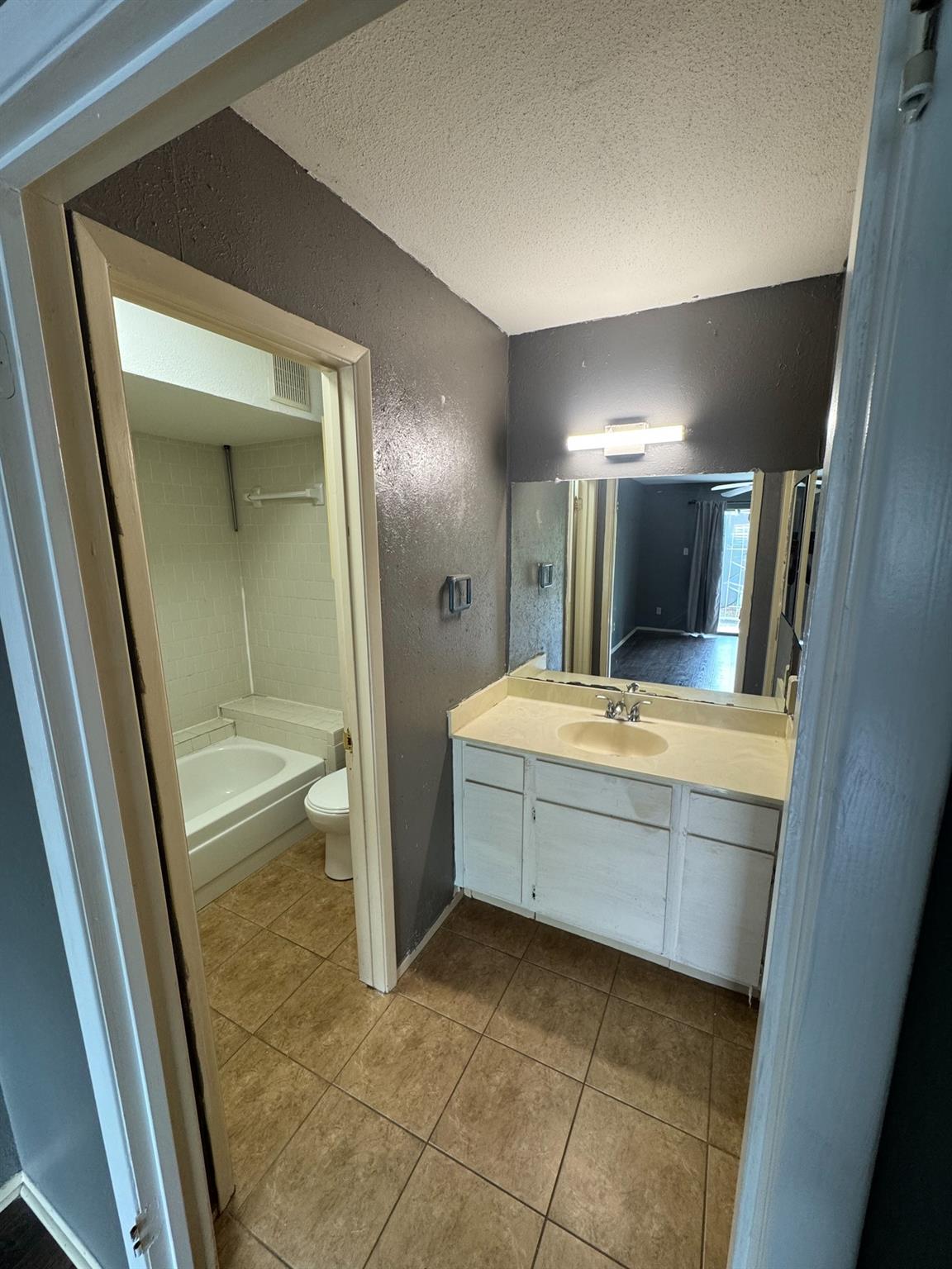 6633 W Airport Boulevard # 810
