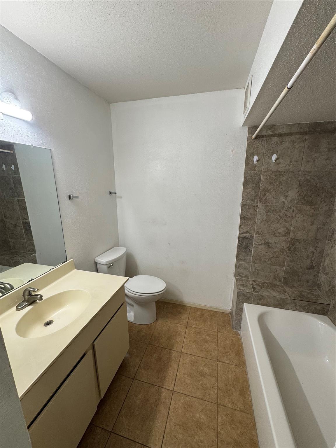 6633 W Airport Boulevard # 810
