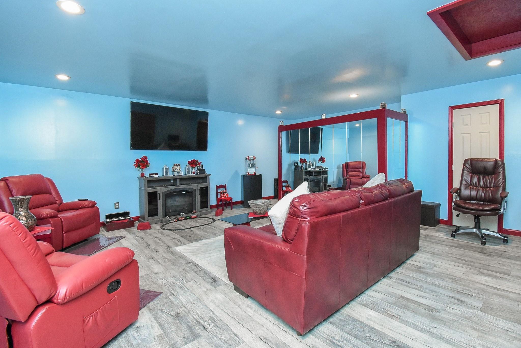 906 Corydon Drive